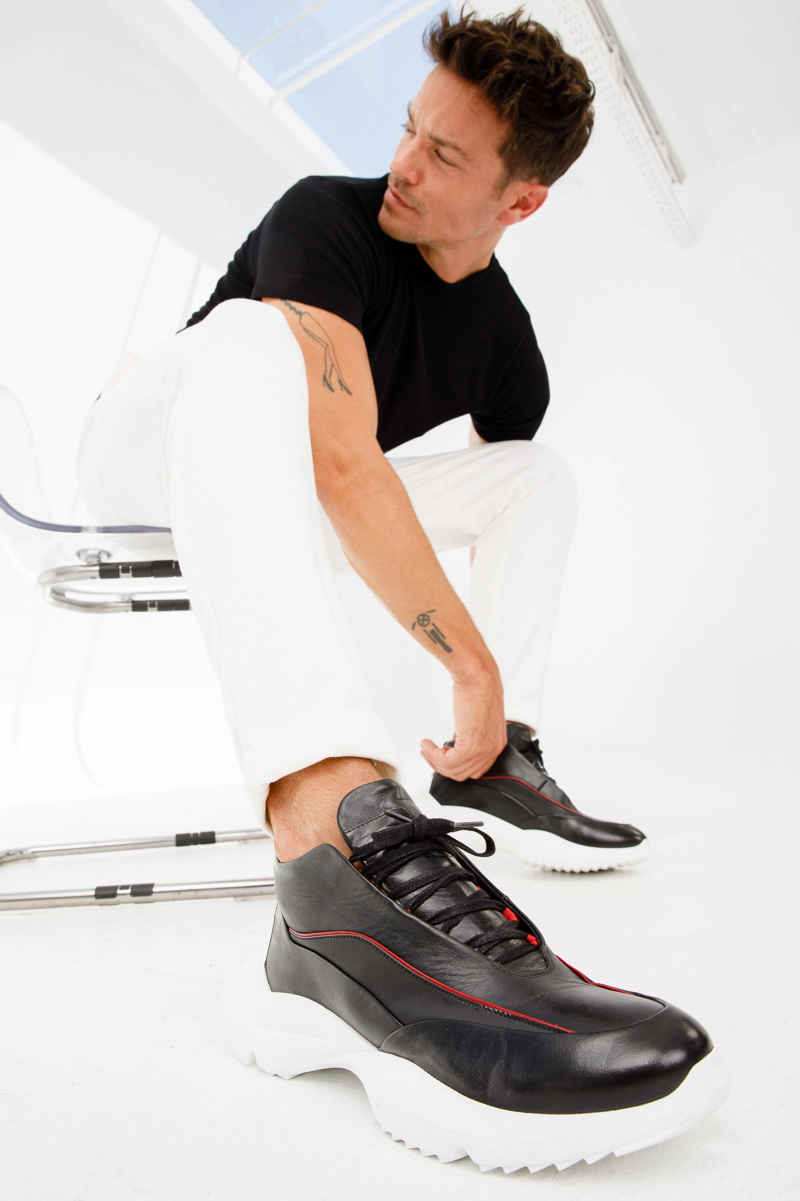 Flexible Fabric Ergo Frame The Graton Black Leather Men Sneaker Final Sale!