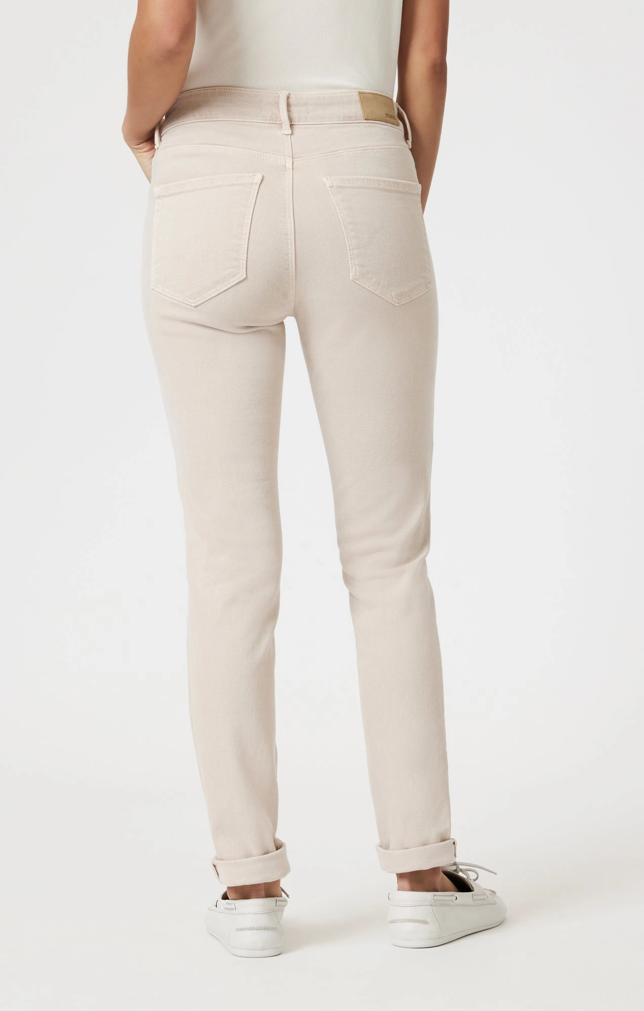 Fall Outfit Travel Ease KATHLEEN SLIM BOYFRIEND IN BEIGE FLEX BLUE