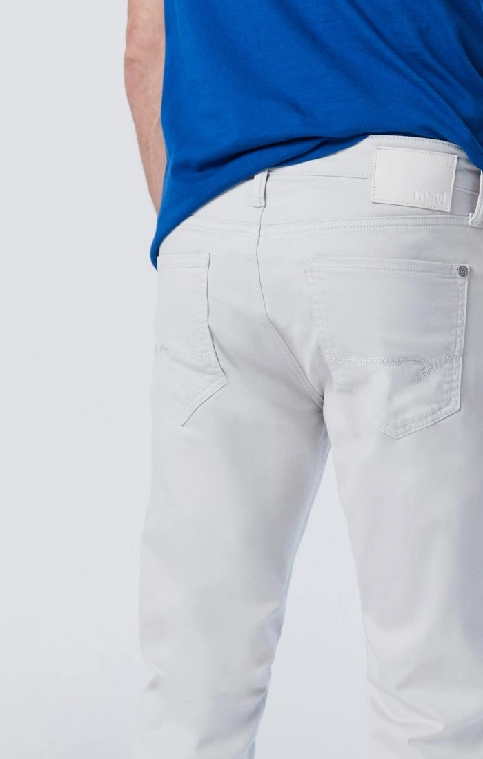 Universal Fit System ZACH STRAIGHT LEG IN OYSTER MUSHROOM TWILL