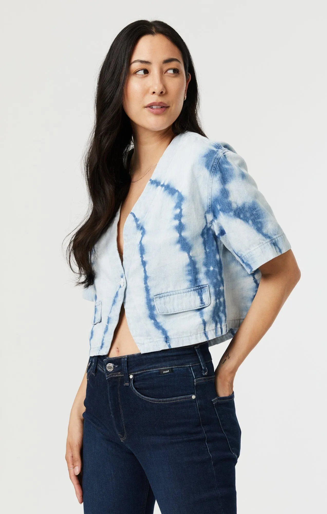 Wrinkle-Free Trendy Vibes TIE DYE SHIRT IN INDIGO