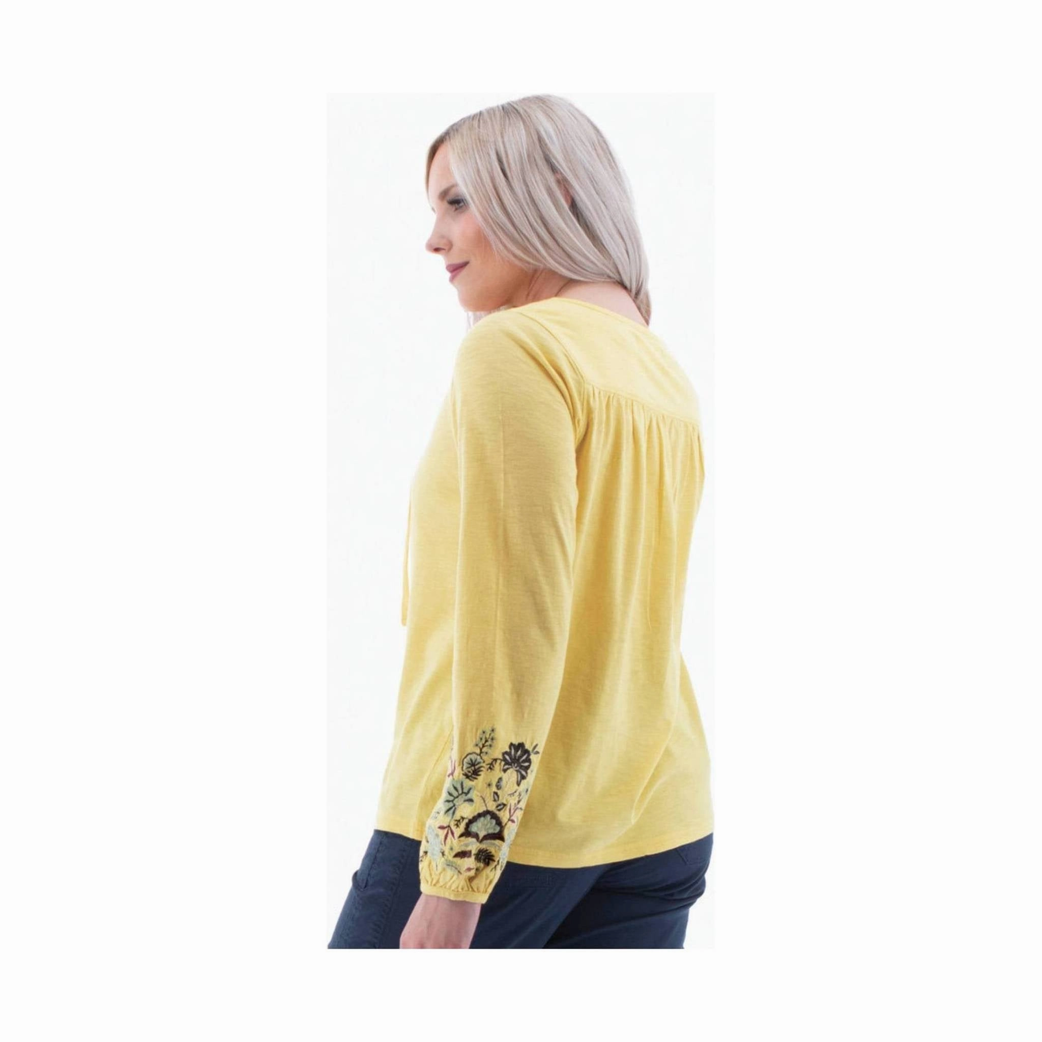 NoSlipSurface Aventura Women's Kateri Long Sleeve Top - Custard