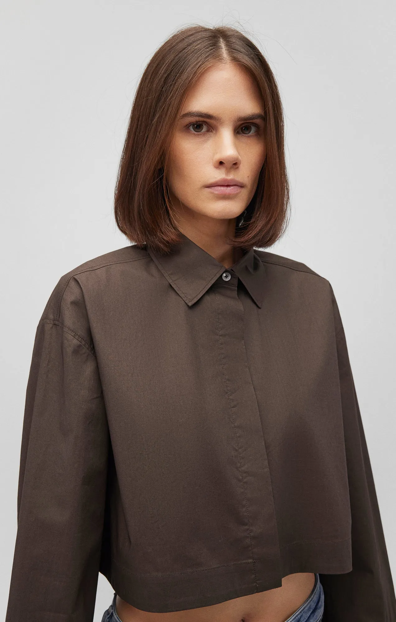 BELL SLEEVE CROPPED SHIRT IN FOREST NIGHT Perfect Layering