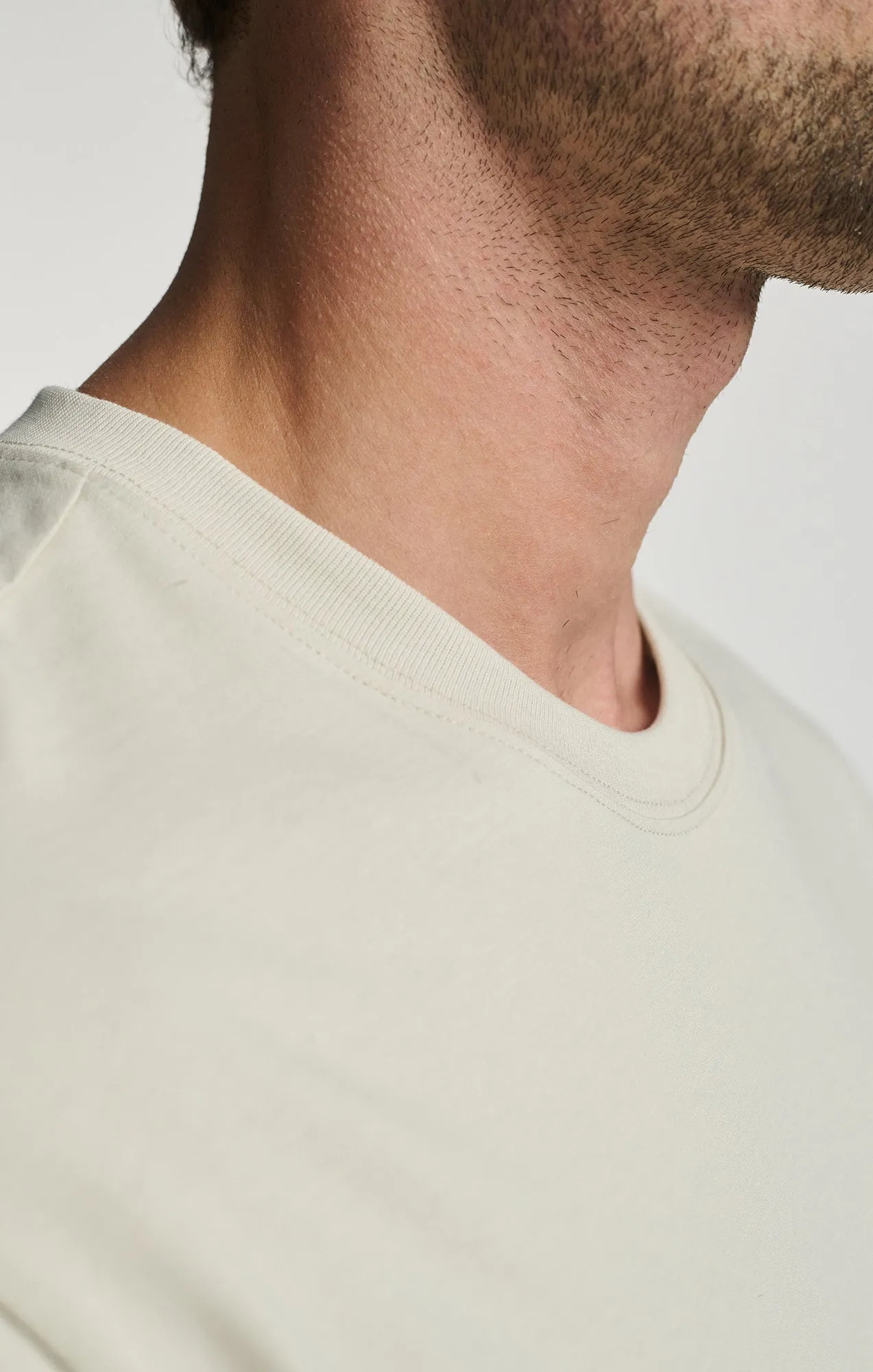 Subtle Embroidery Anti Pill Surface BASIC SHORT SLEEVE T-SHIRT IN MOONSTRUCK