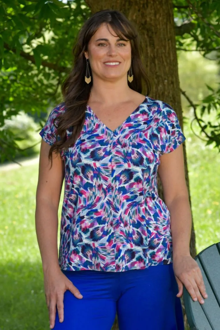 Light Layers Street Trendy Bella Short Sleeve V-Neck Top | Black/Pink SustainableProduction