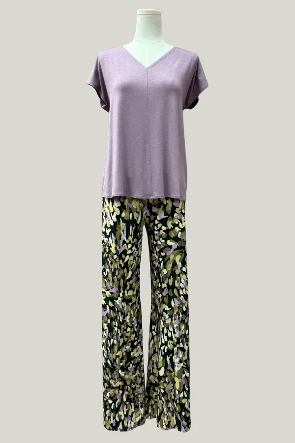 Bella V-Neck Solid Top | Lavender Stretchable Comfort Weekend Style