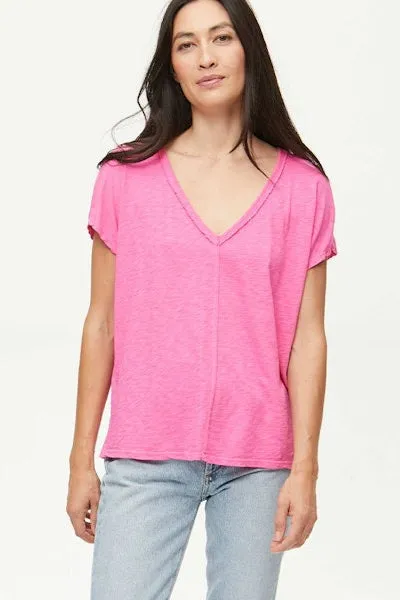 Breathable Wear Design Lizzy V-Neck Tee Minimal Style Trend Summer Fashion