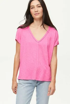 Breathable Wear Design Lizzy V-Neck Tee Minimal Style Trend Summer Fashion