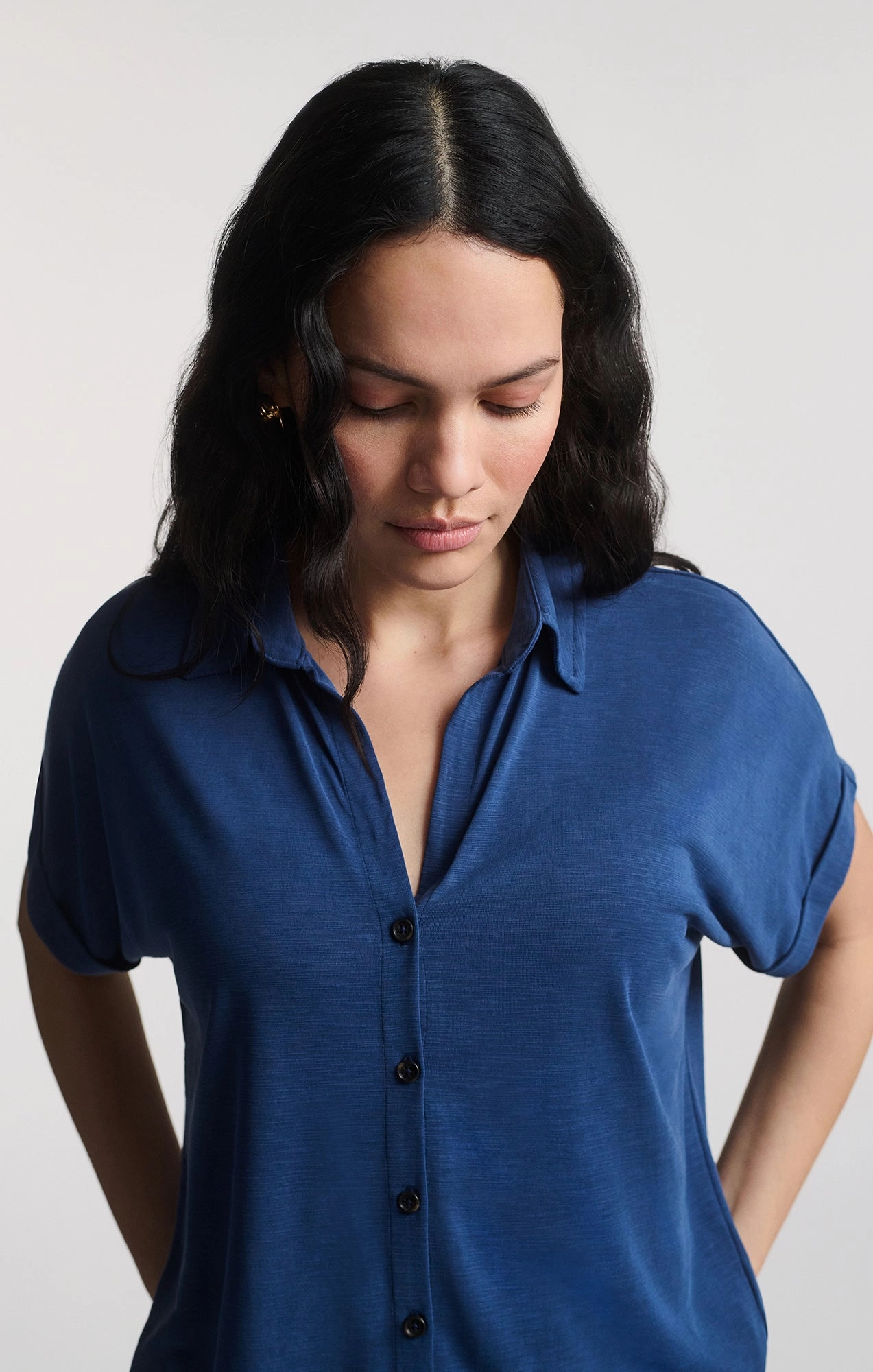 LUXE TOUCH TENCEL? BUTTON-UP T-SHIRT IN MEDIEVAL BLUE Easy Care Material