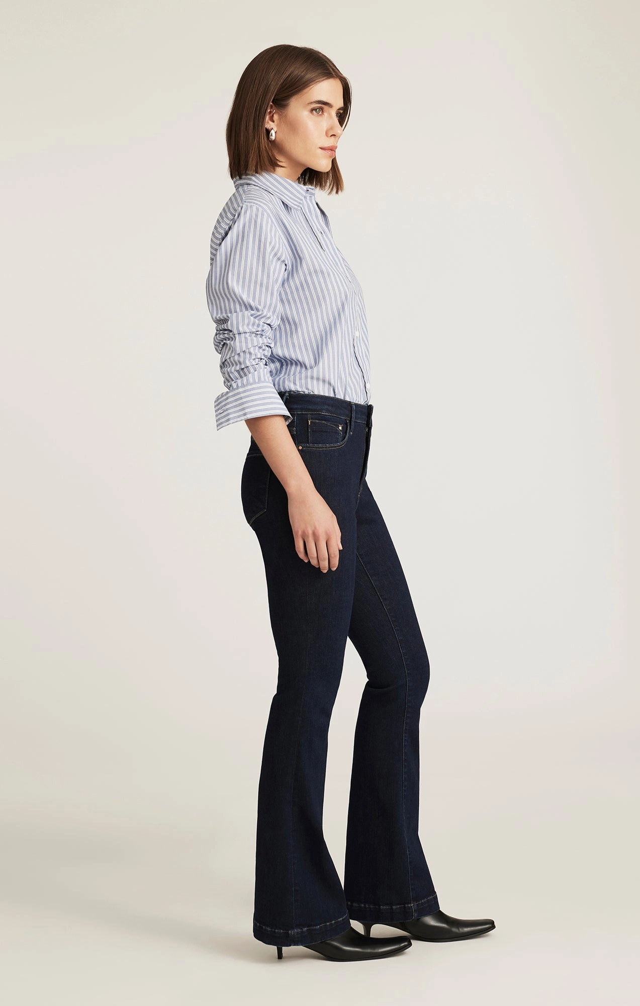 SYDNEY FLARE IN RINSE GOLD PREMIUM All Around Fit Crisp Look