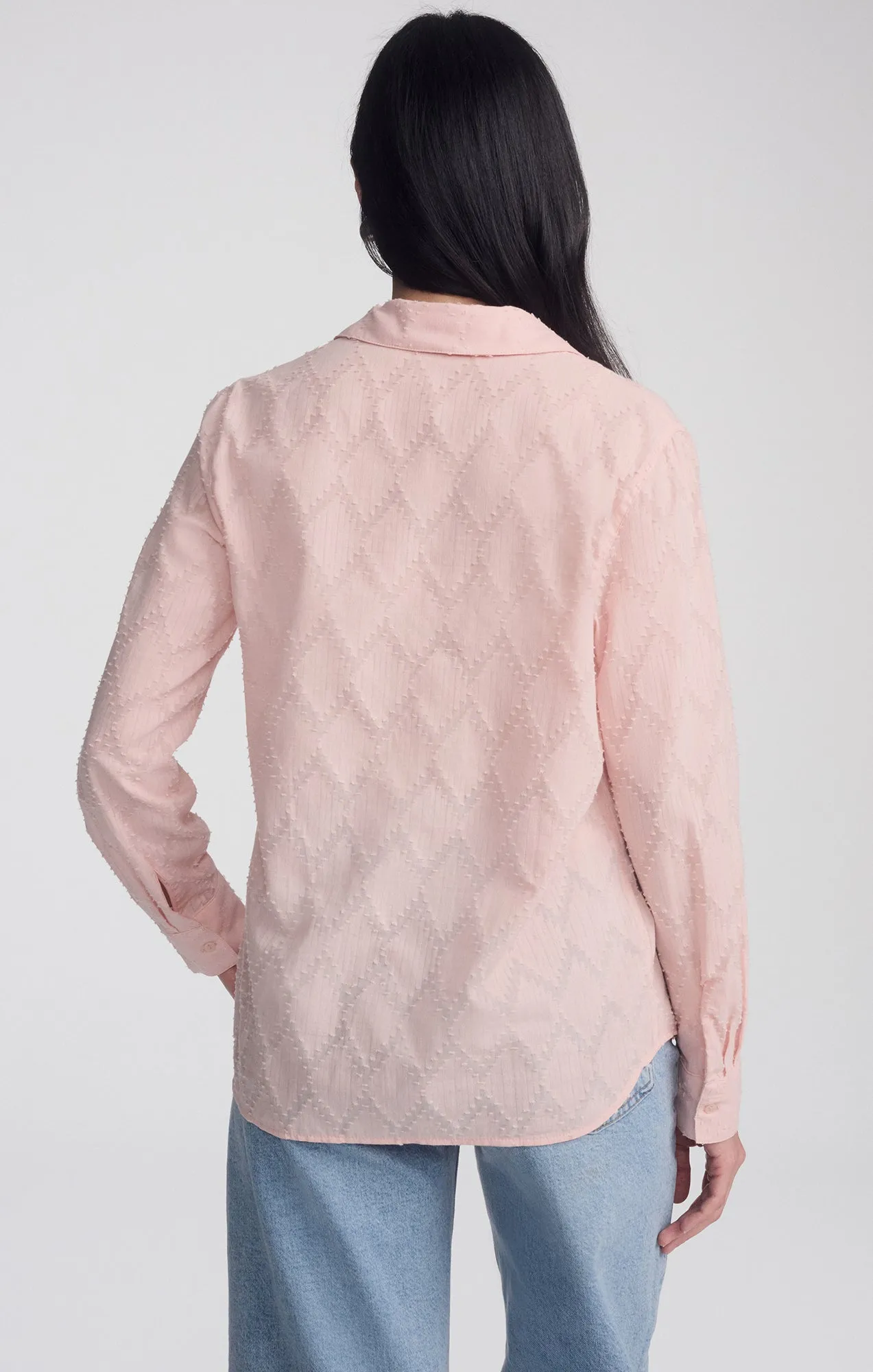 Soft Wear SHEER TEXTURED BUTTON-UP SHIRT IN PEACHSKIN