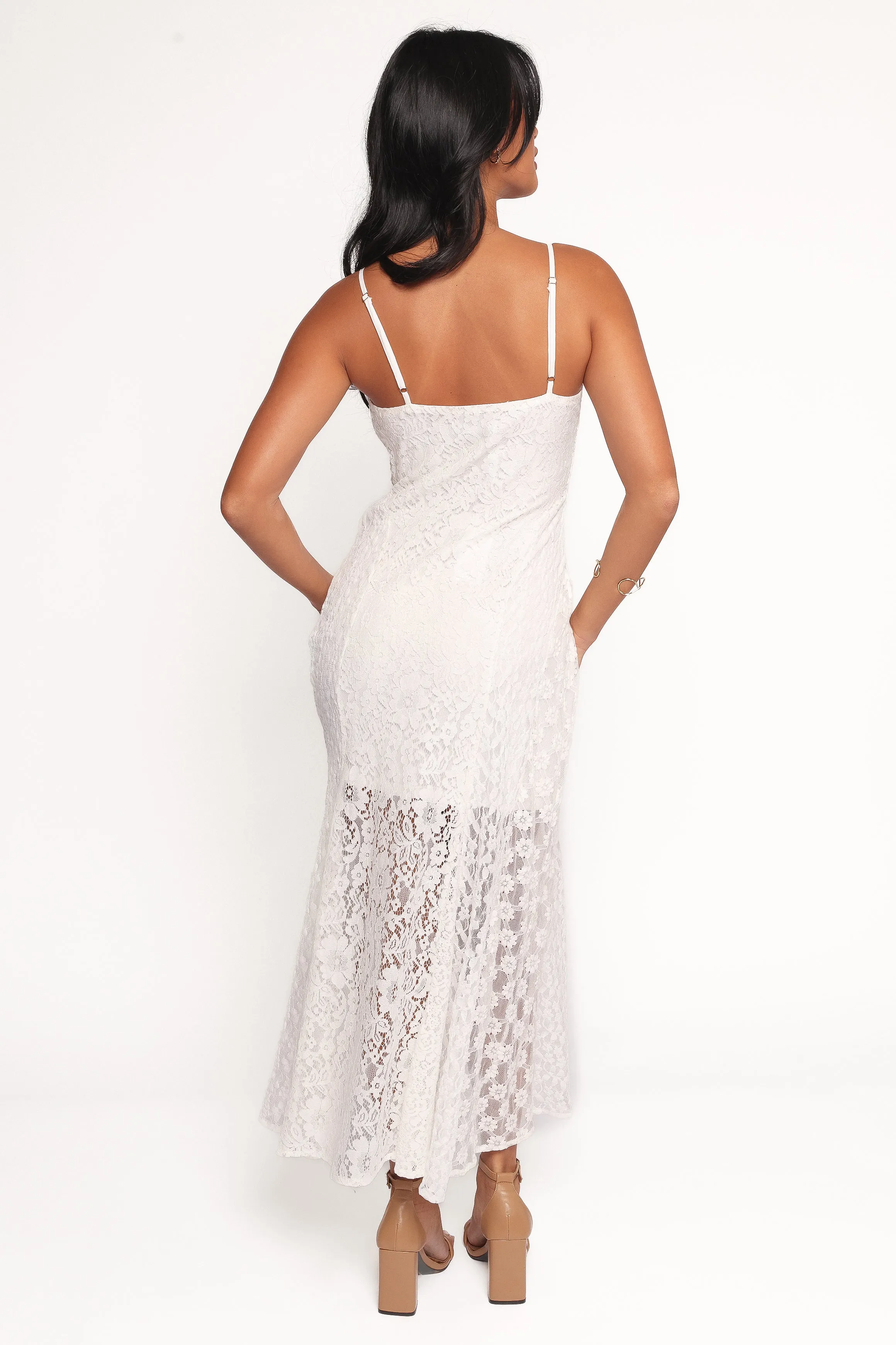 Classic Mood Flowing Lines Varia Lace Maxi Dress - White