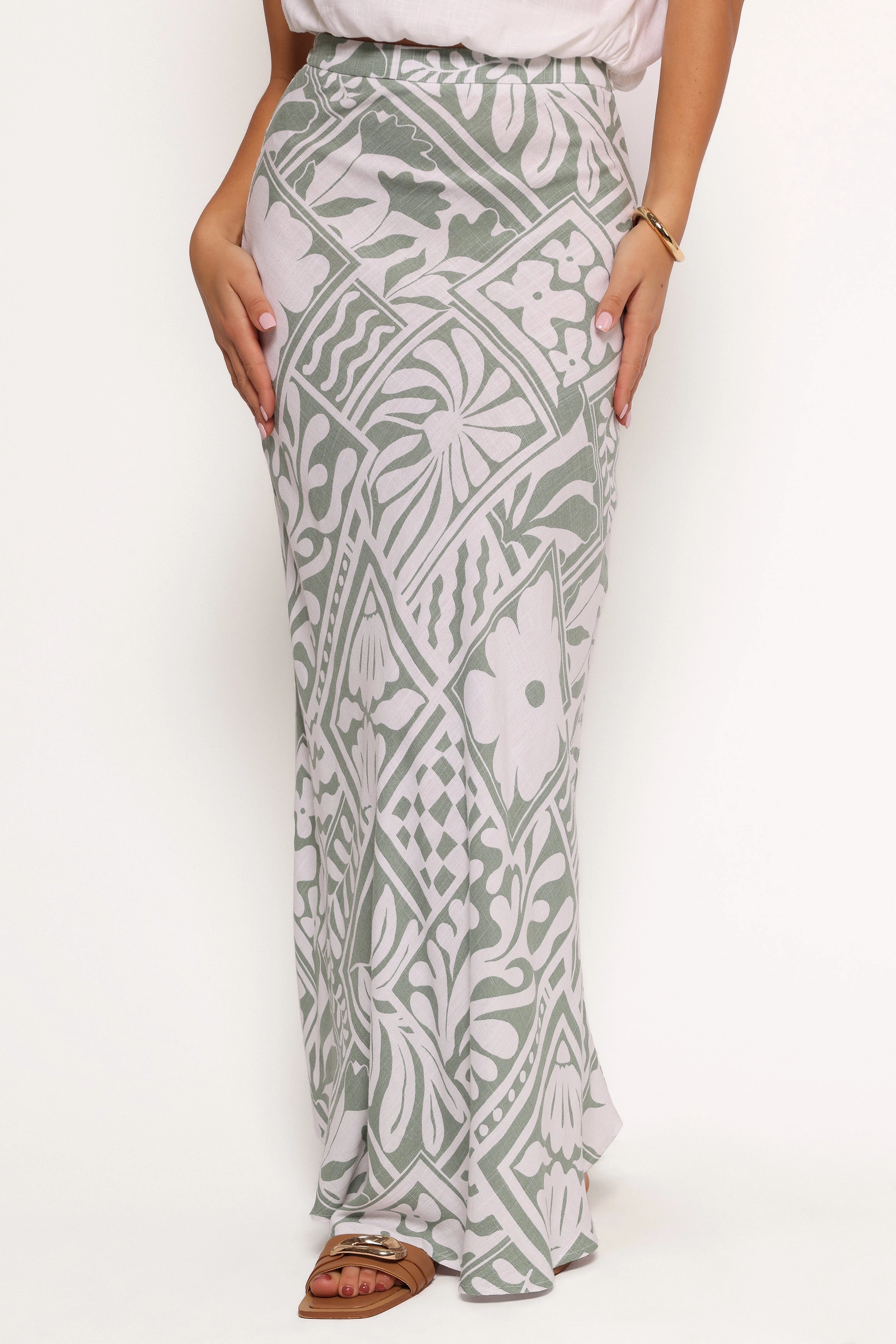 Breezy Edge Smart Look Willow Maxi Skirt - Sage Print