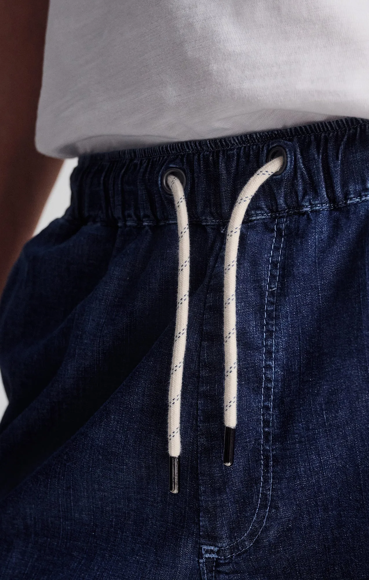 CLINT JOGGER SHORTS IN NAVY CHAMBRAY Active Fit