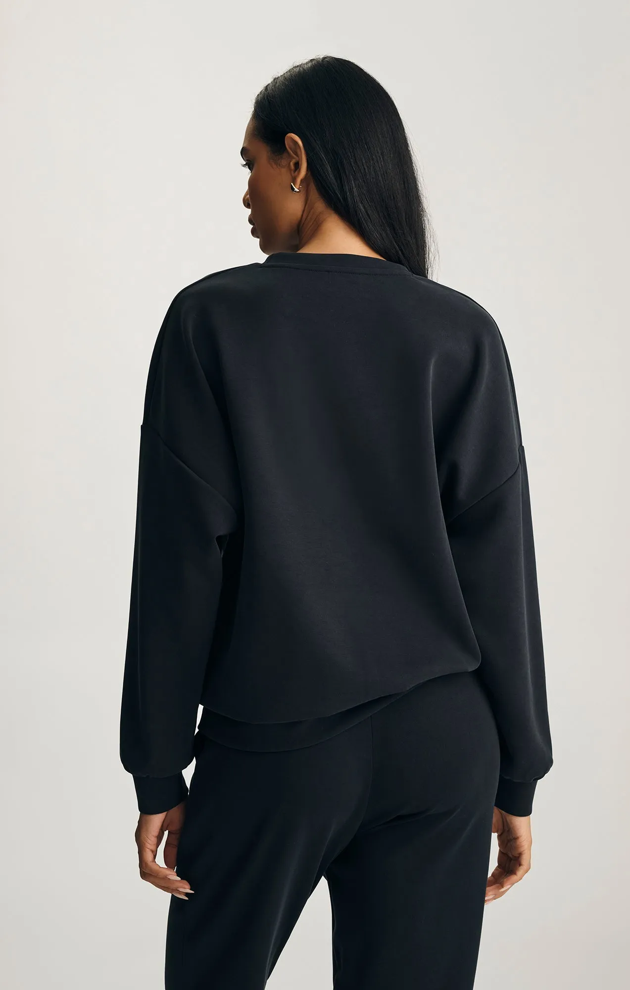 date night look LUXE TOUCH TENCEL? SWEATSHIRT IN BLACK