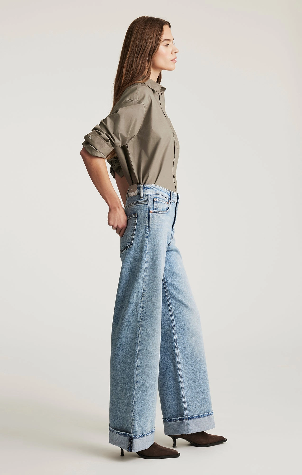 FLORIDA CUFFED WIDE LEG IN LIGHT BRUSHED CLASSIC BLUE Minimalist Style Festival Outfit Loose Student Outfit Work Ready