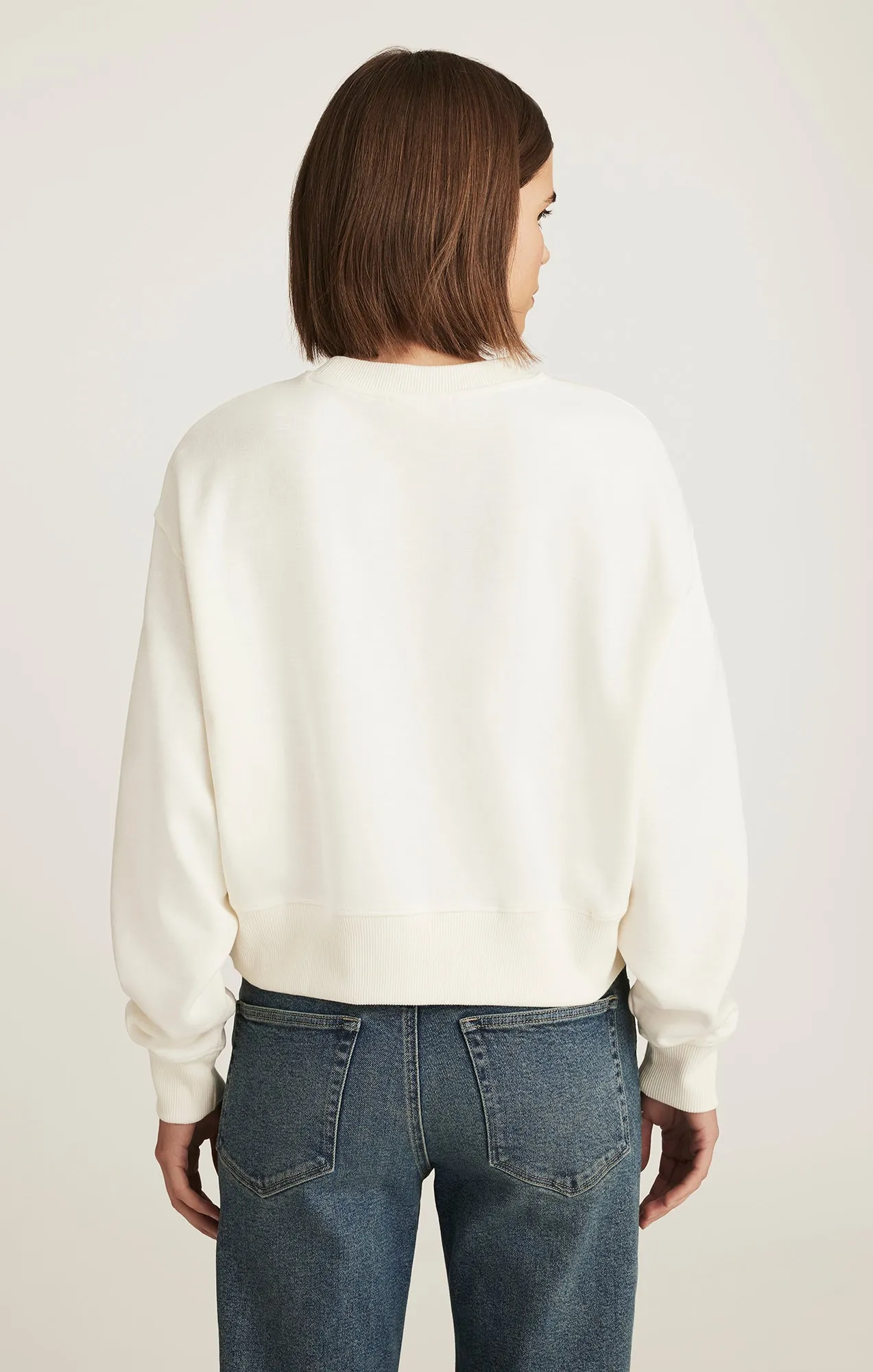 EDITION CREW NECK SWEATSHIRT IN MARSHMALLOW group wear teens'