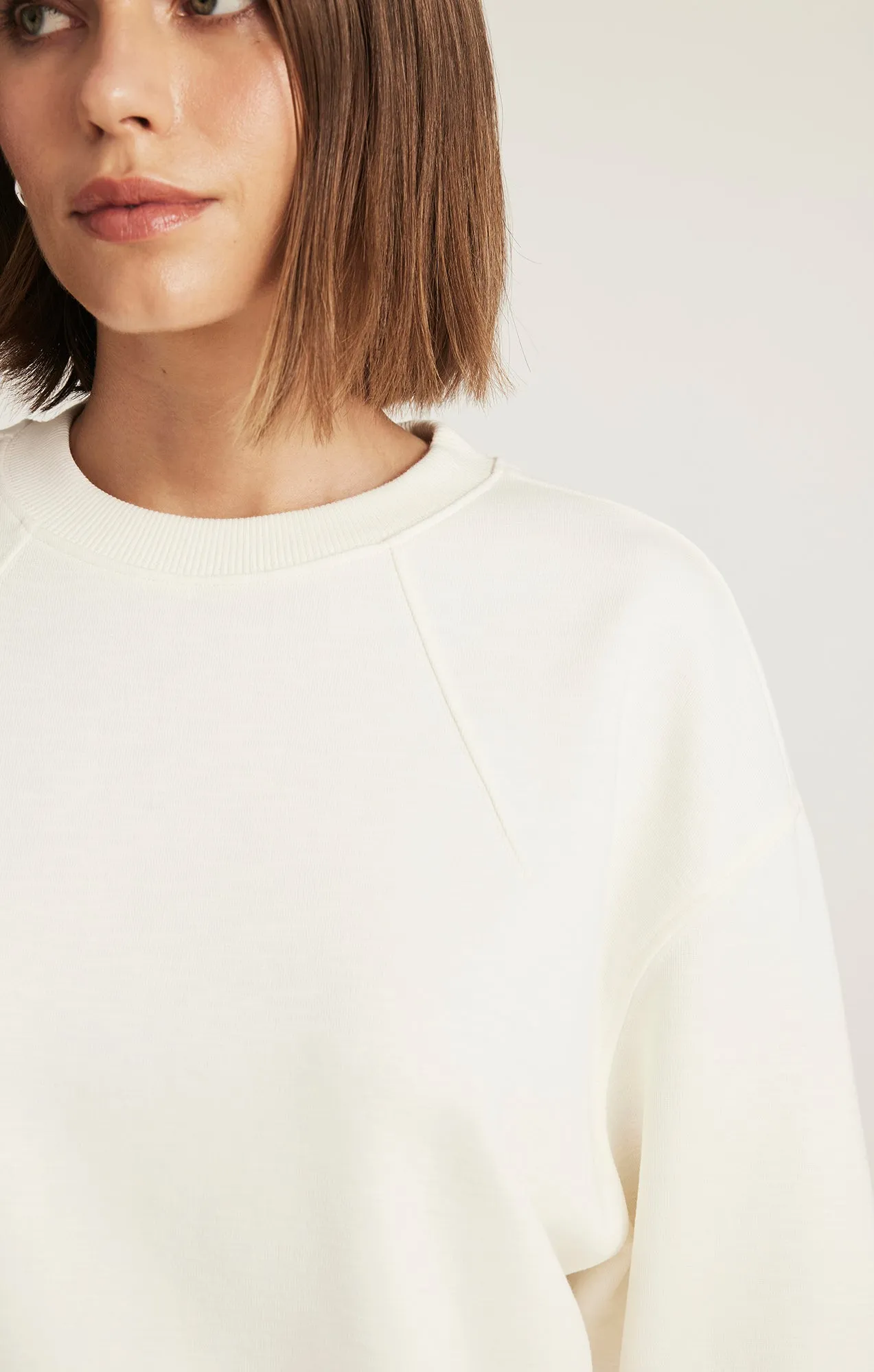 product mountain adventure spirit Contrast Stitching EDITION CREW NECK SWEATSHIRT IN MARSHMALLOW