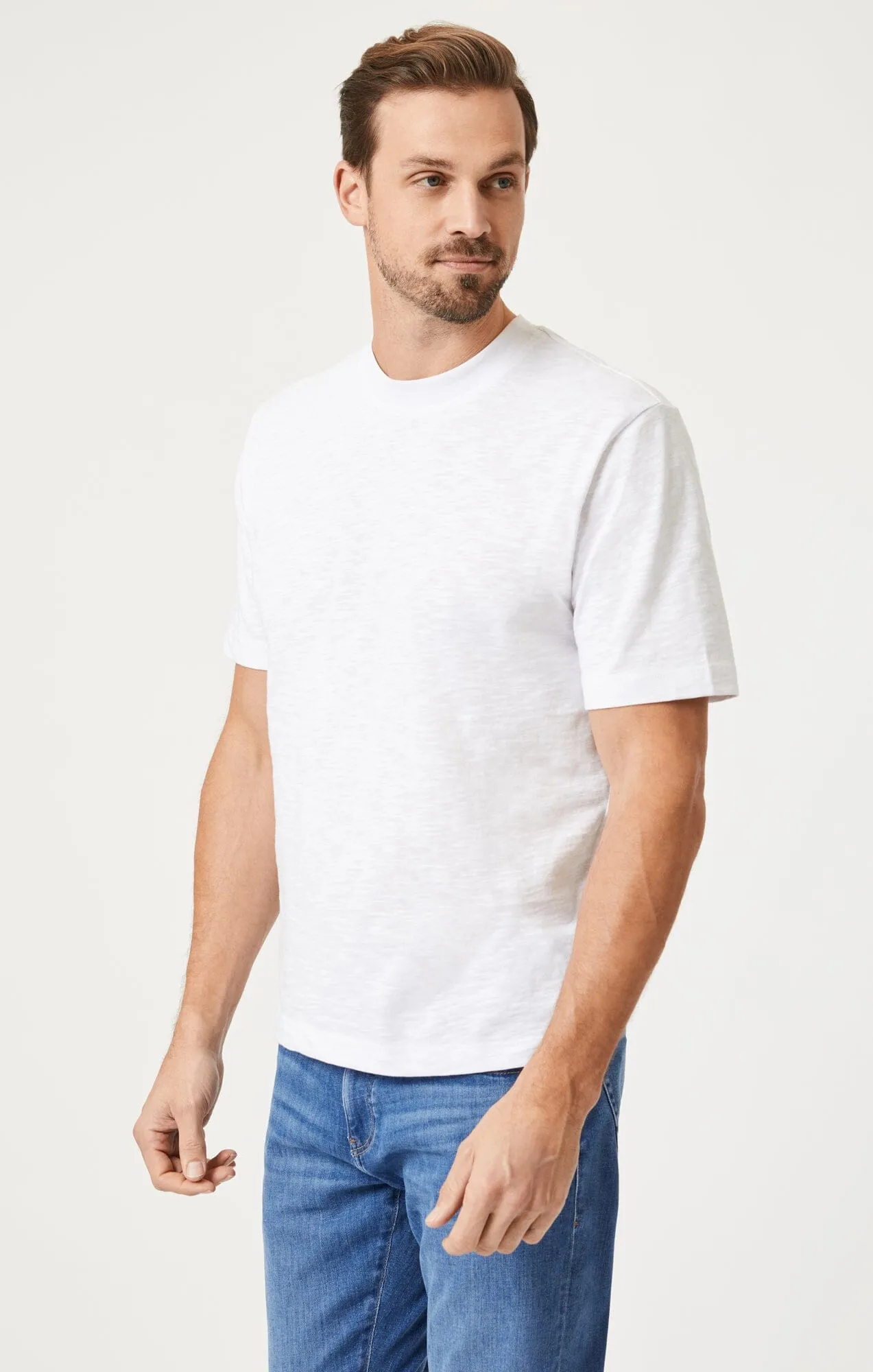 SHORT SLEEVE T-SHIRT IN WHITE Classic Comfort Style Chill Comfort
