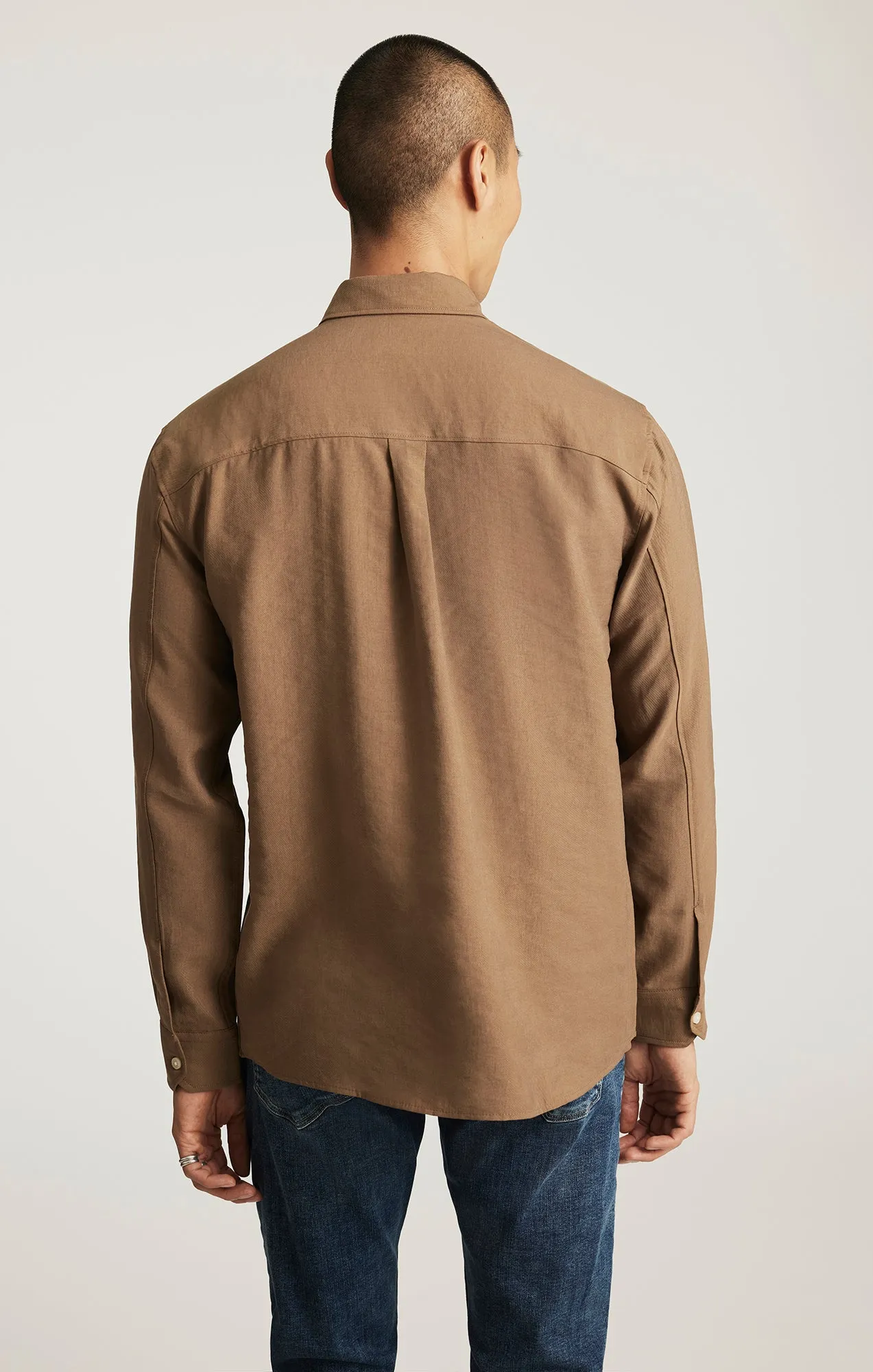 Everyday Look Casual Wear EDITION LONG SLEEVE BUTTON-UP SHIRT IN SHITAKE