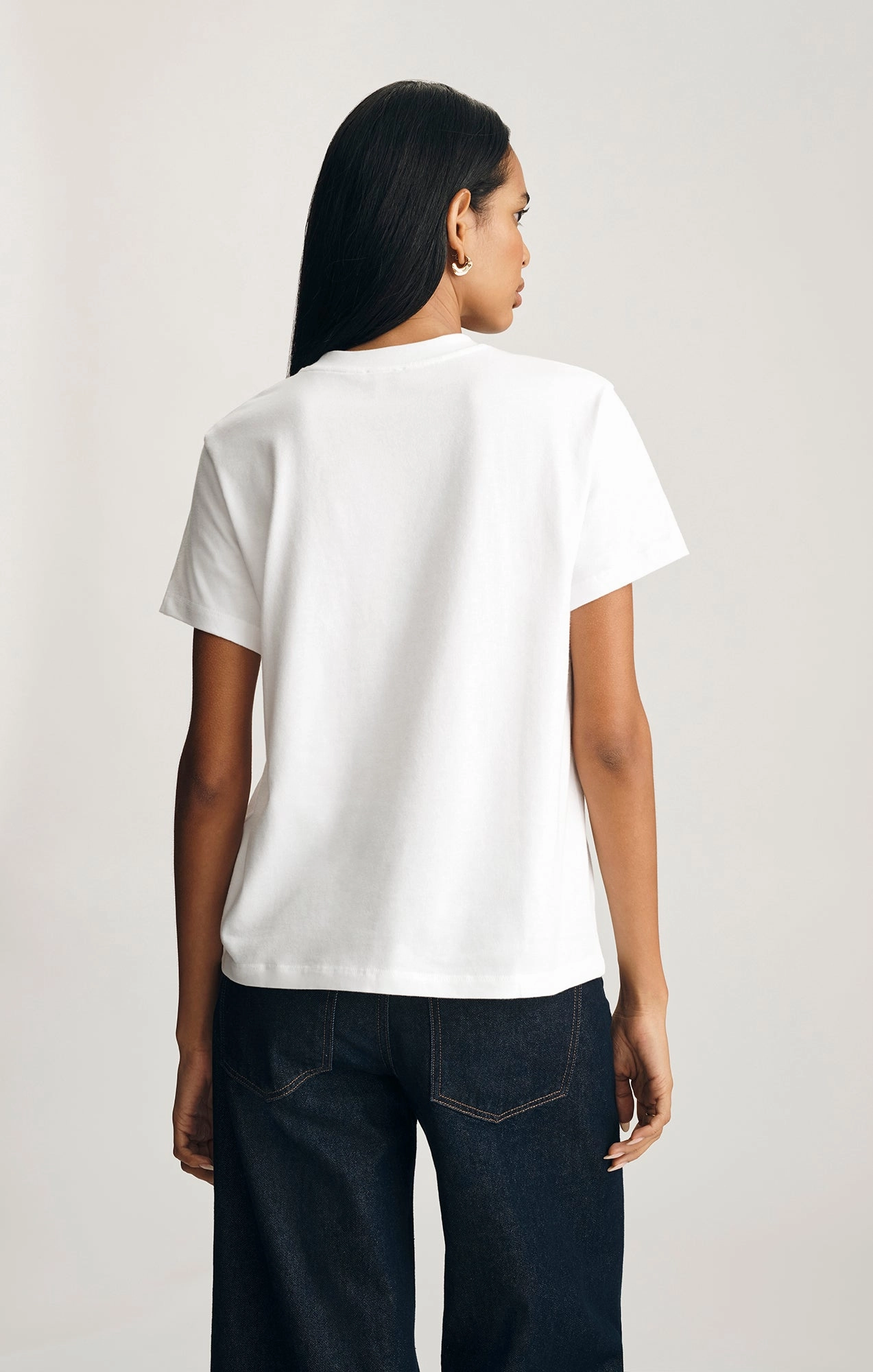 CREW NECK T-SHIRT IN WHITE Cozy Stretch Sleek Waist