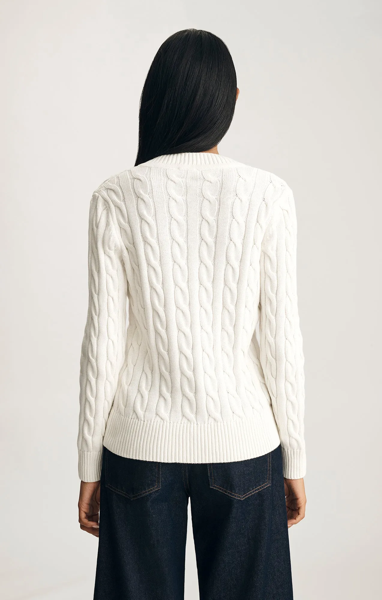 product skiing suitability CABLE-KNIT V-NECK SWEATER IN ANTIQUE WHITE
