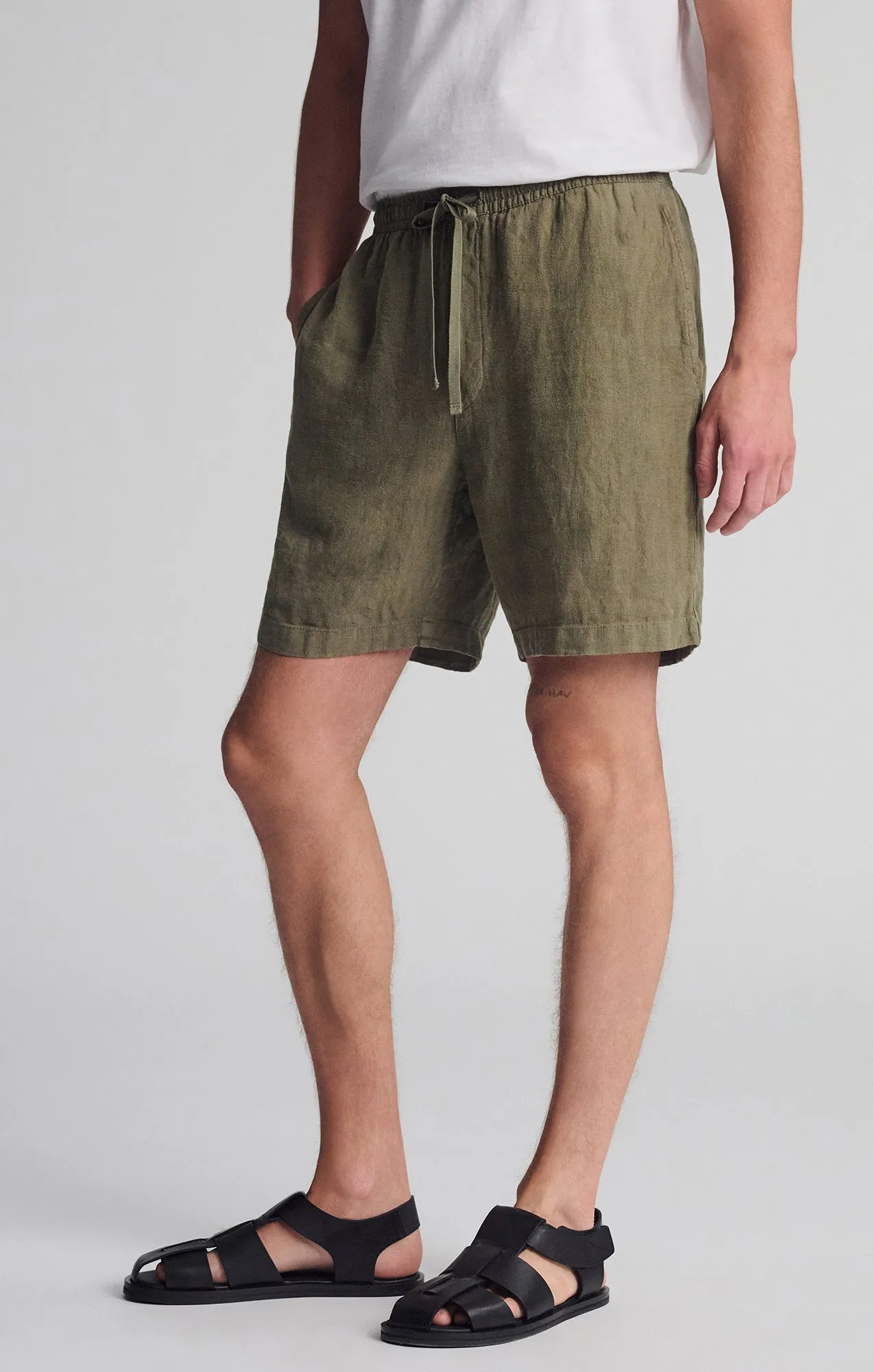 LINEN POCKET SHORTS IN KALAMATA Snag Free Material Active Layer Fit
