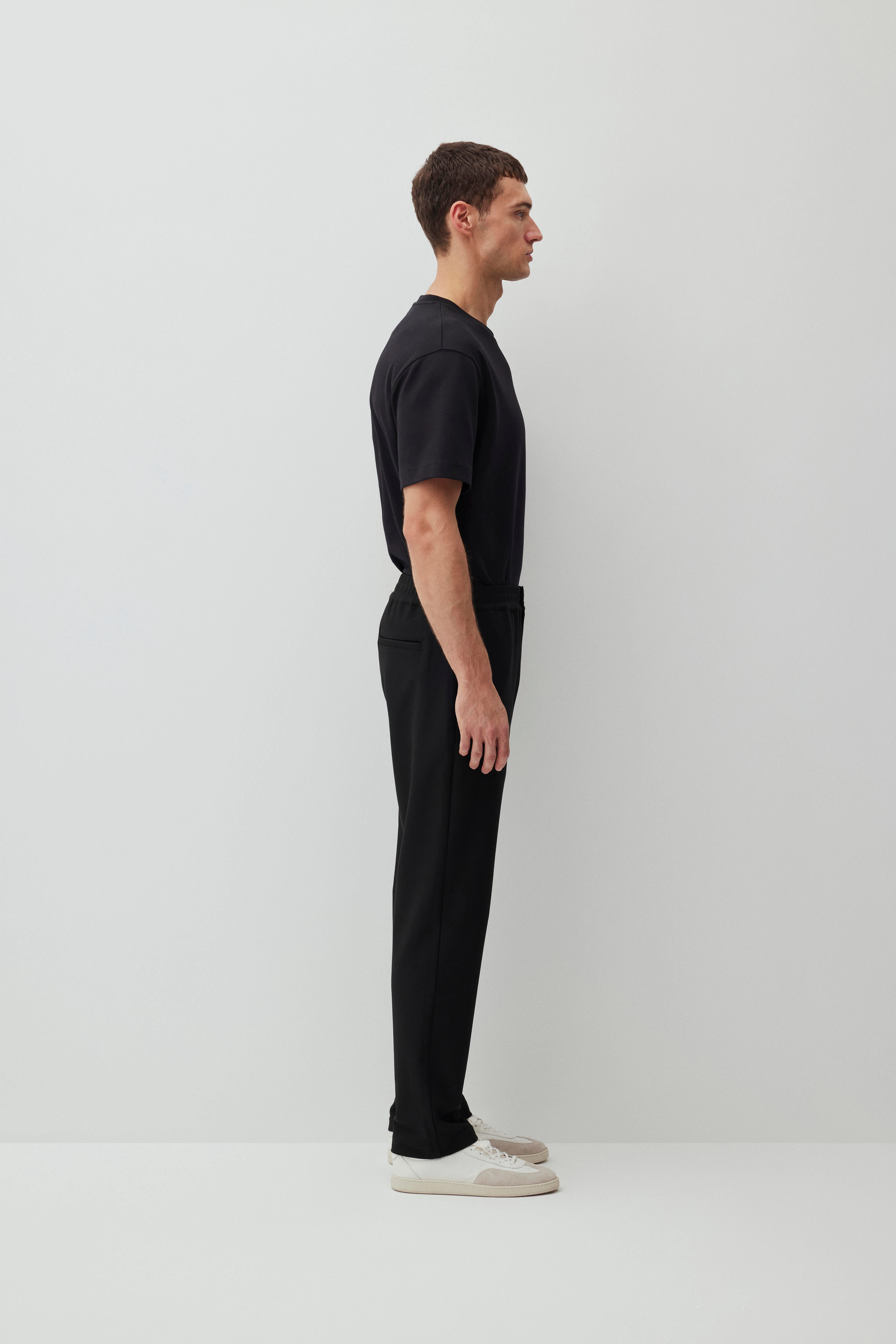 DRESS PANTS IN BLACK Sporty Cut