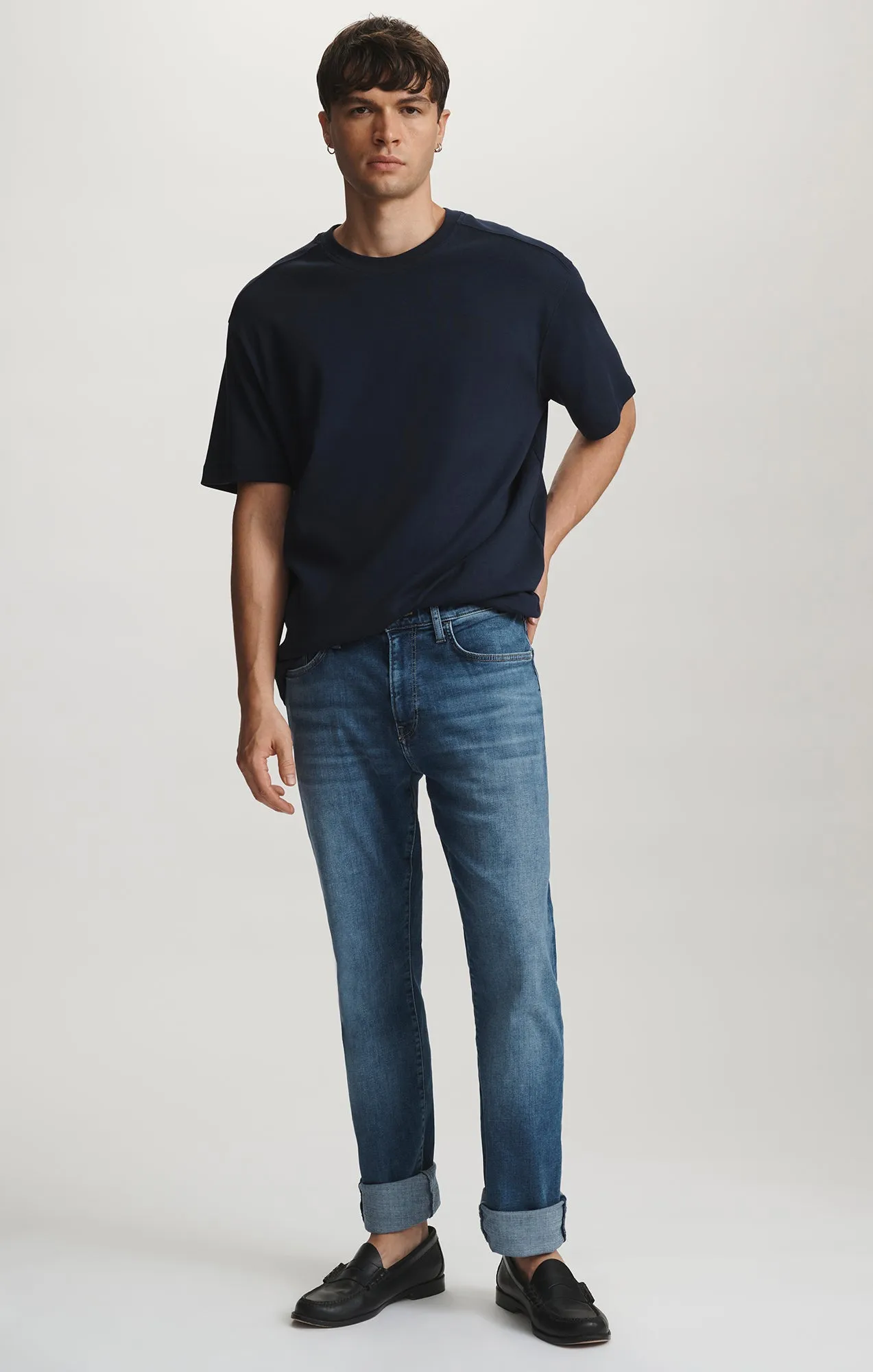 Subtle Details ESSENTIAL CREW NECK T-SHIRT IN BLACK IRIS