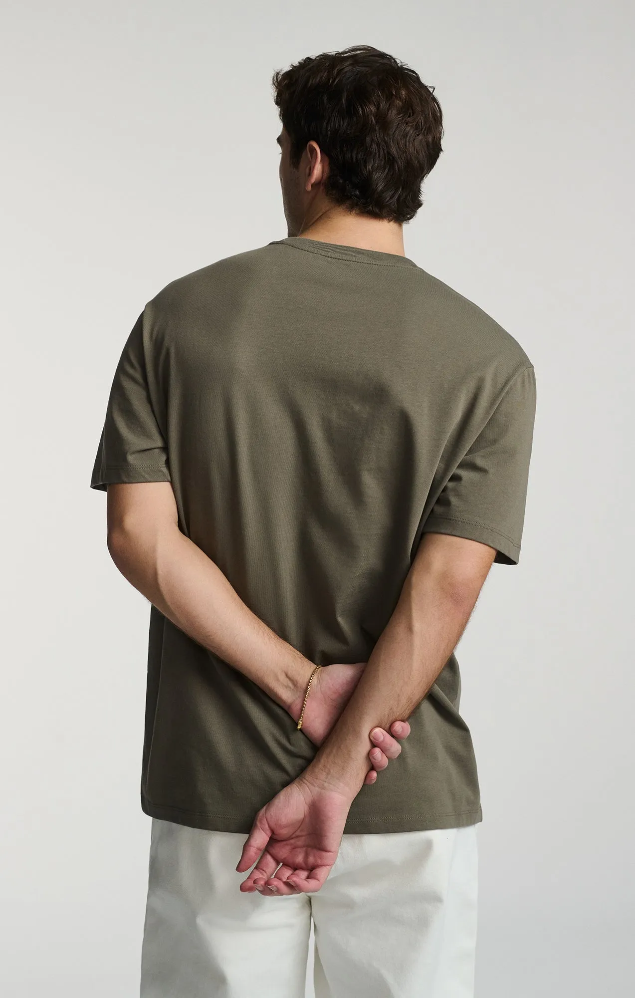 Layered Shoulder Design Beach relaxation CLASSIC CREW NECK T-SHIRT IN BUNGEE CORD