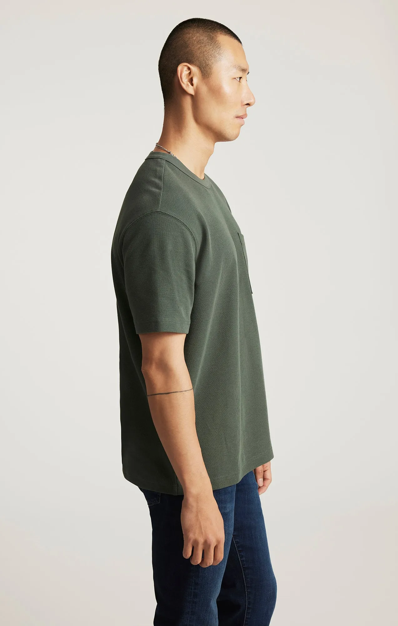 EDITION POCKET T-SHIRT IN URBAN CHIC Workout Gear fade resistant color