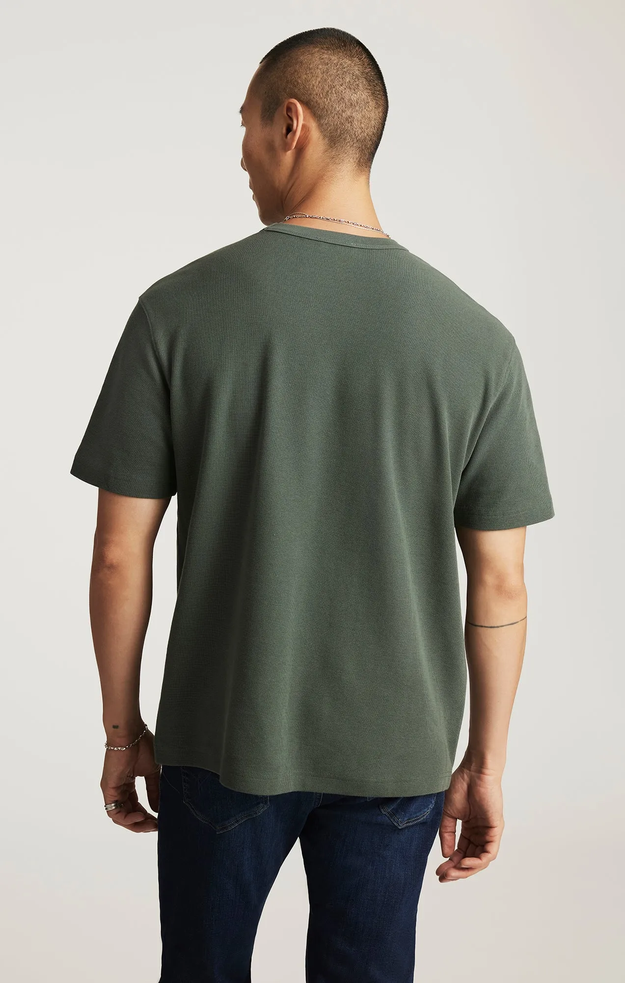 Smooth Flatlock Stitching EDITION POCKET T-SHIRT IN URBAN CHIC