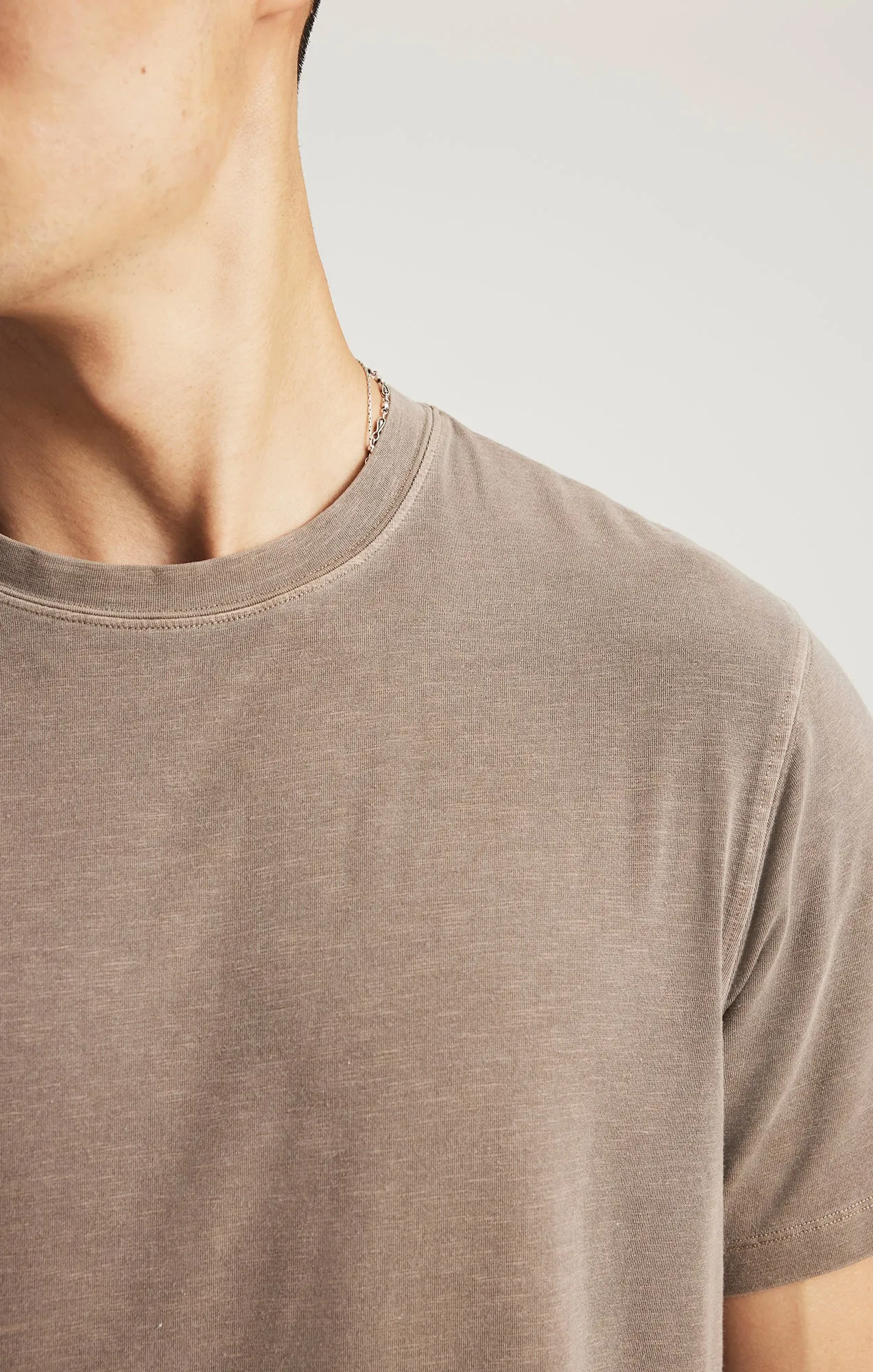 Stretch Material Thermal Regulating Layer EDITION SHORT SLEEVE T-SHIRT IN SHITAKE