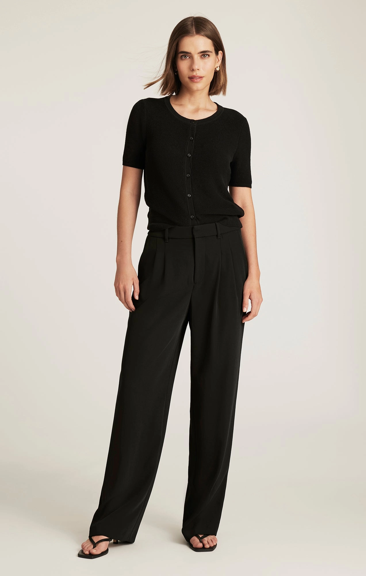 EDITION STRAIGHT LEG PANTS IN BLACK Body Movement