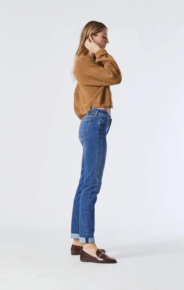 EMMA SLIM BOYFRIEND IN MID SUPERSOFT Balanced Style Quick Wash