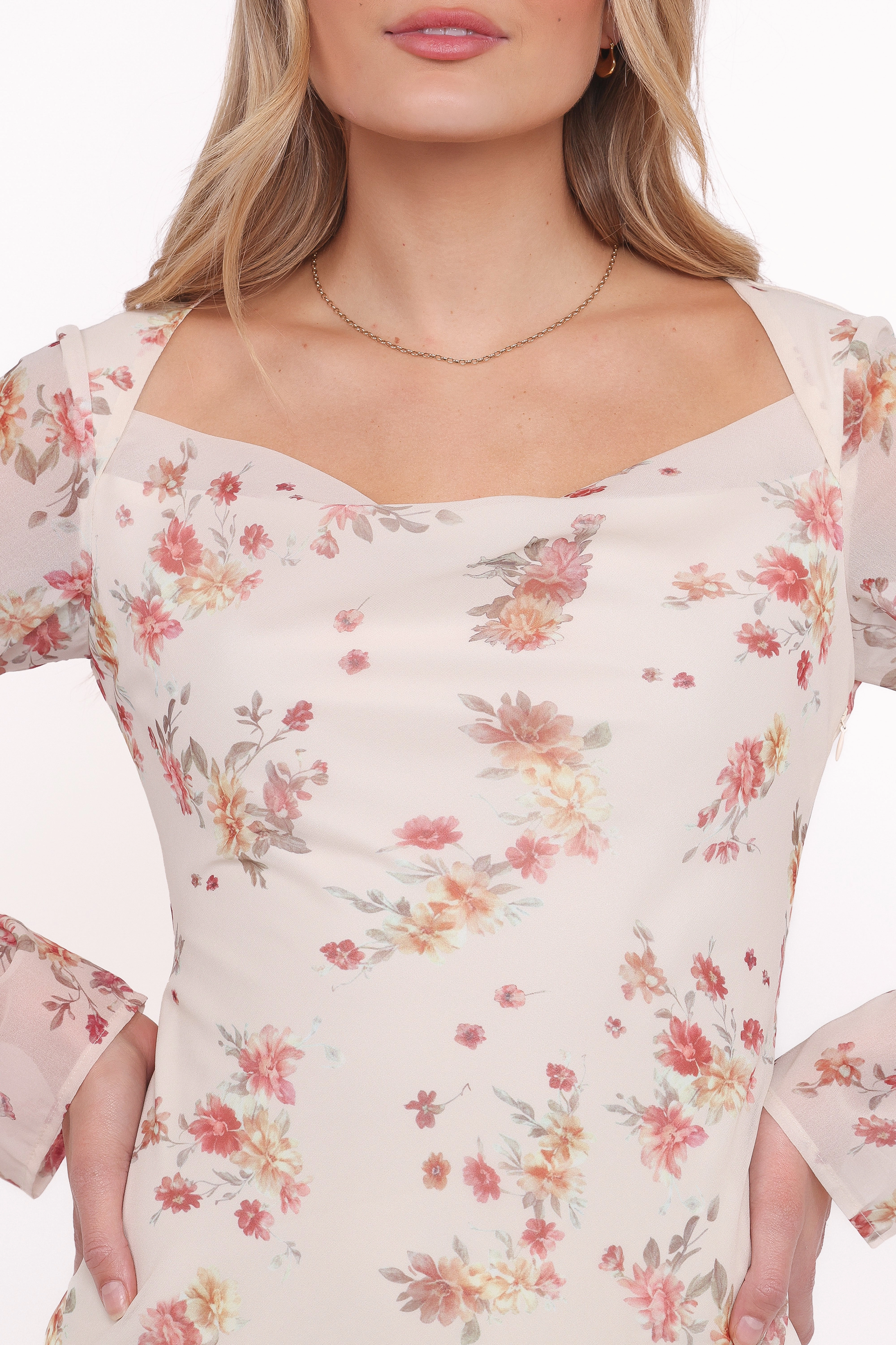 Everlyn Long Sleeve Mini Dress - Cream Floral Sleek Presence