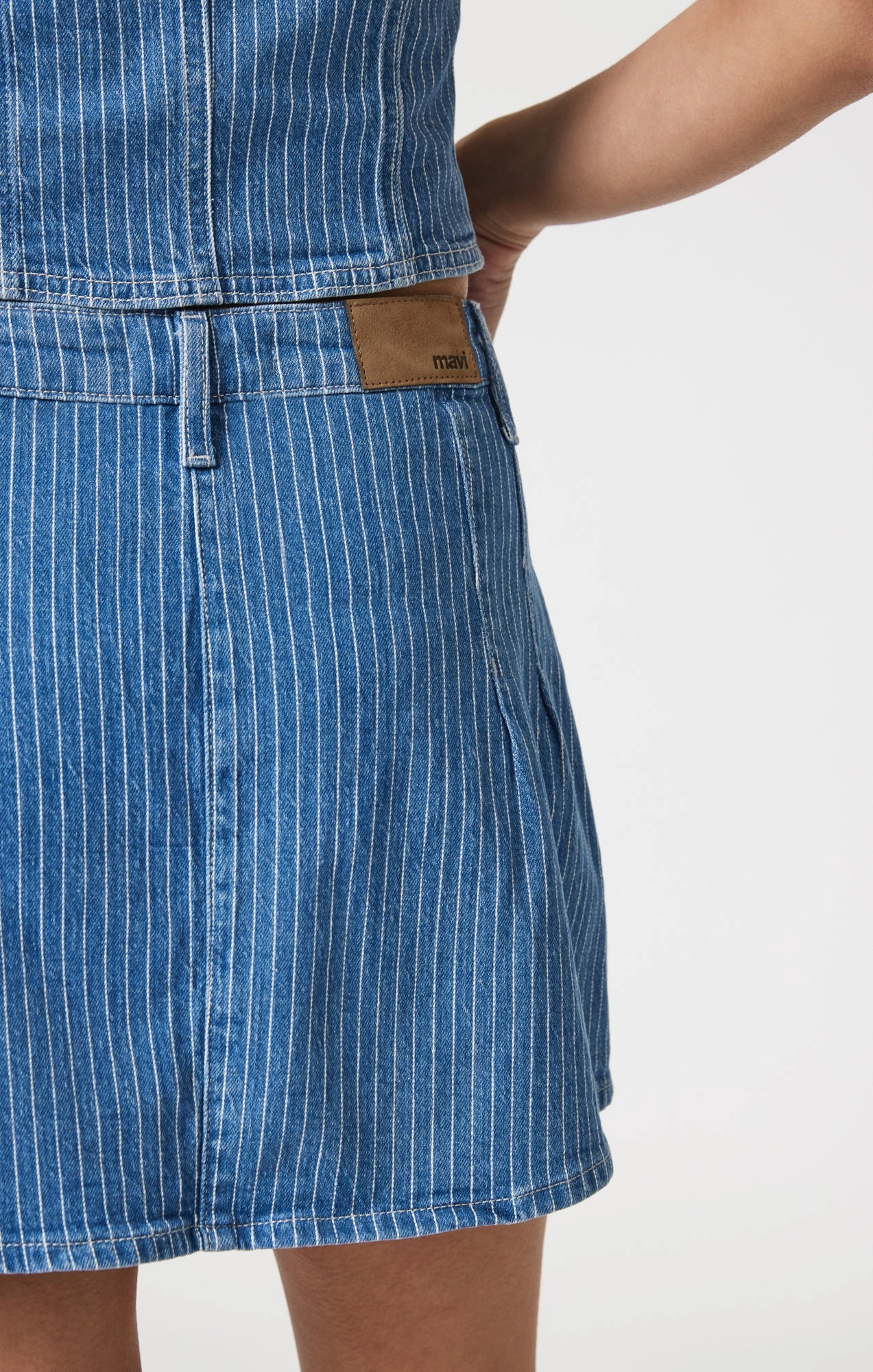 SUMMER DENIM SKIRT IN BLUE STRIPE DENIM Fashionable Design Simple Outfit