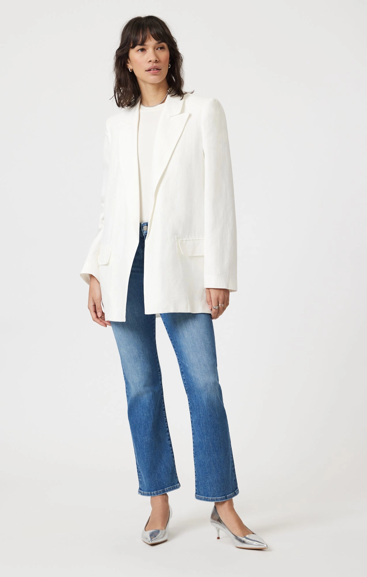 ANIKA CROPPED FLARE IN MID BRUSHED FLEX BLUE Slim Silhouette Travel Outfit Evening Stroll Minimalist