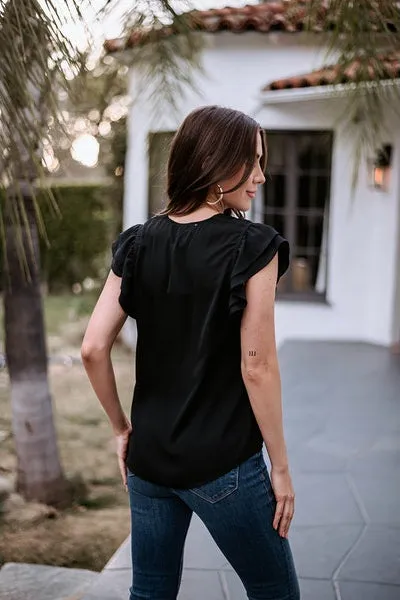 Cool and Relaxed FadeResistantTreatment V-Neck Ruffle Blouse| Guadalupe and Onyx