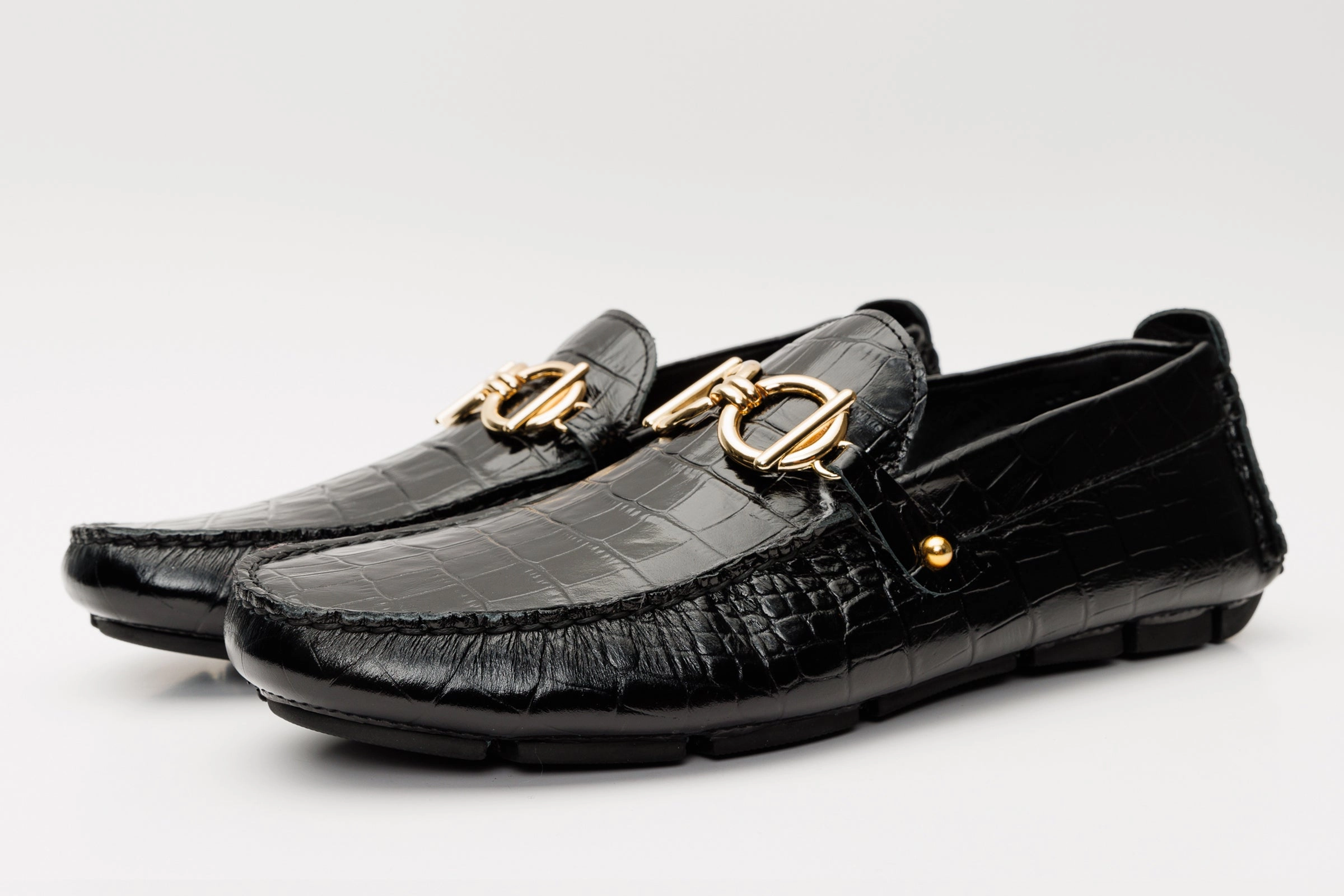 The Pisa Black Leather Bit Drive Loafer Men Shoe Compact Build