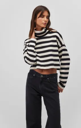 LONG SLEEVE TURTLENECK CROP TOP Gym Companion Effortless Style