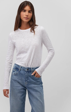 Comfy Fit Layer LONG SLEEVE CREW NECK T-SHIRT IN WHITE