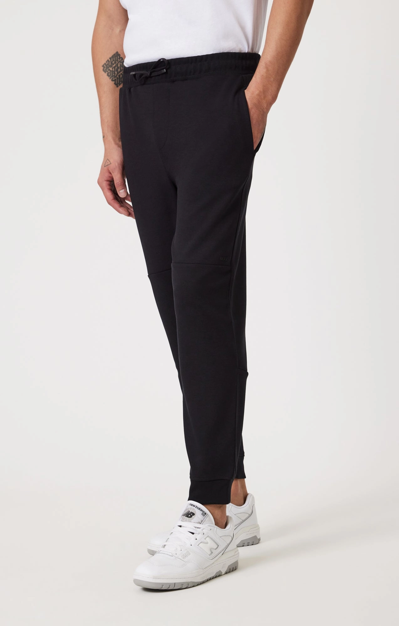 SWEATPANTS IN BLACK Modular Attachment Practical Wear