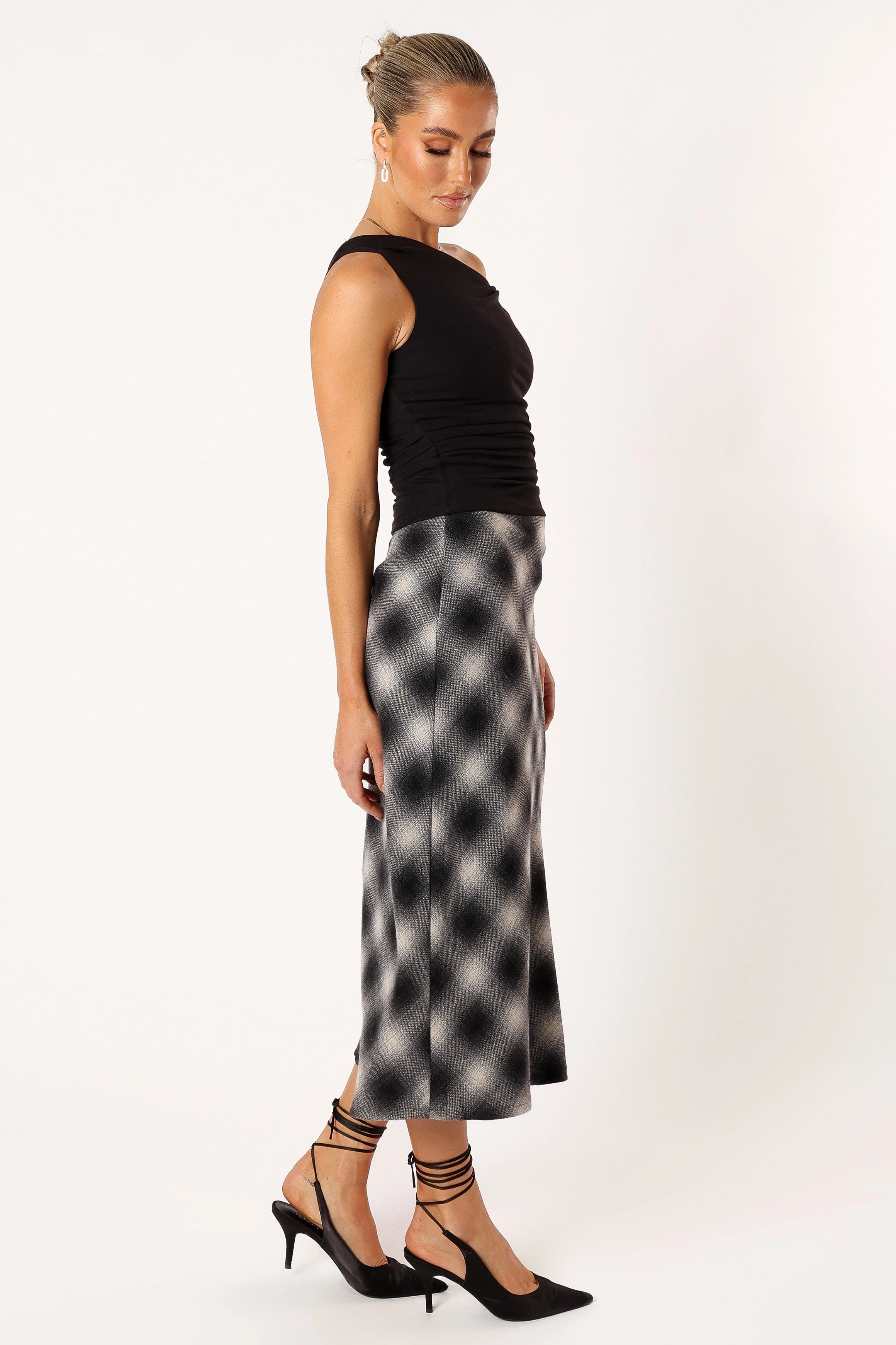 Bamboo Fiber Flexible Motion Ursula Plaid Skirt - Charcoal
