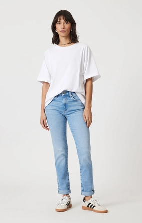 KATHLEEN SLIM BOYFRIEND IN LIGHT BLUE FEATHER BLUE Parent Style Trend Setter