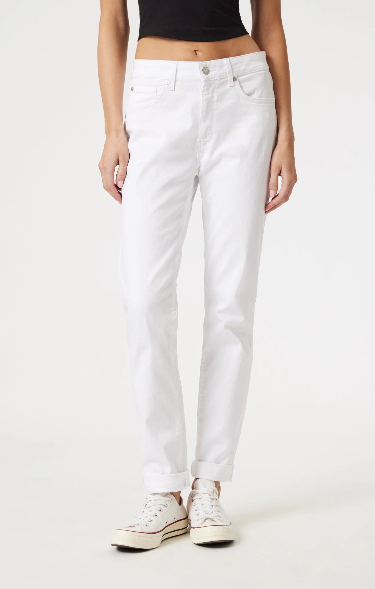 KATHLEEN SLIM BOYFRIEND IN WHITE FEATHER BLUE Closet Staple Parent Style Trend Setter