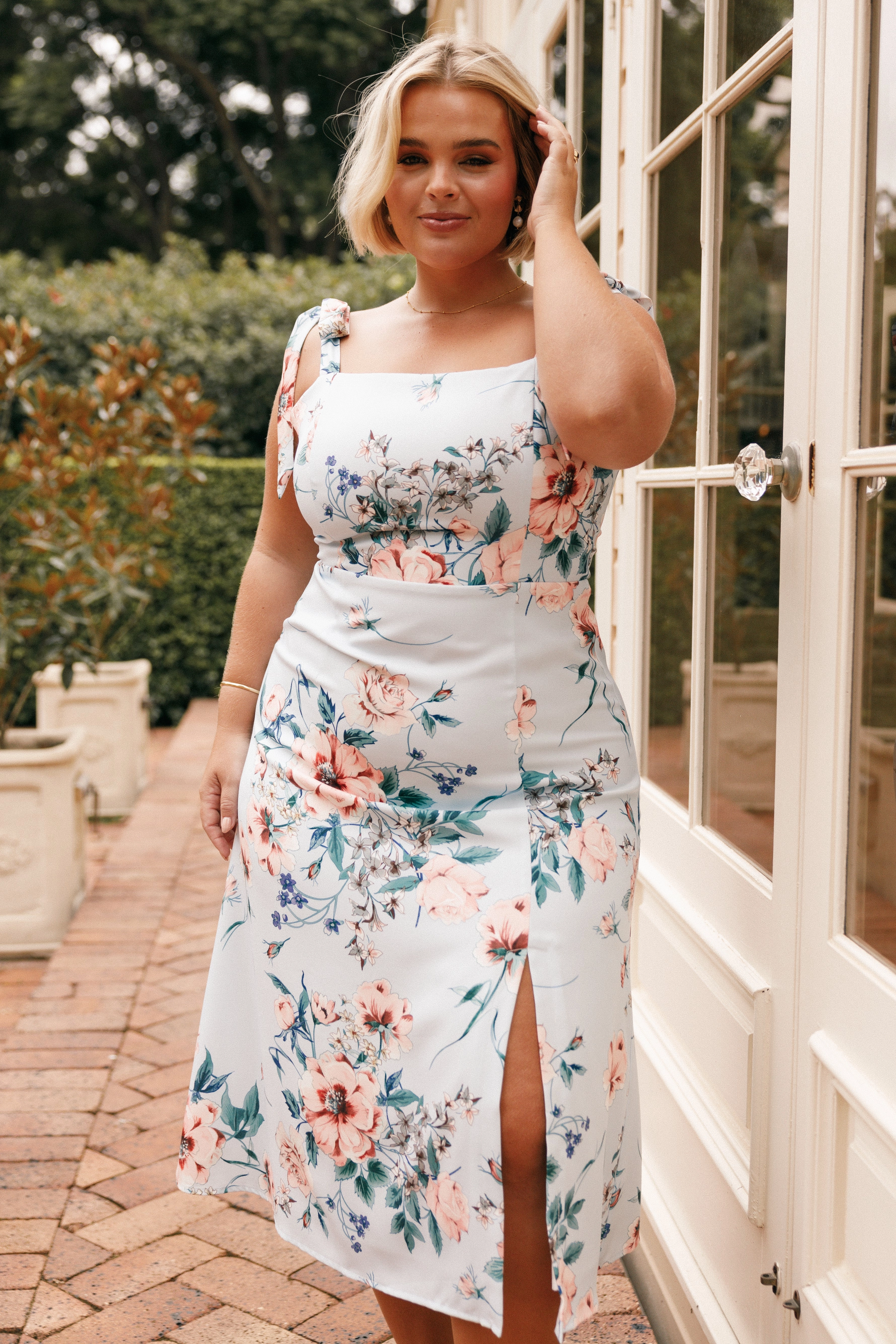 Laurel Dress - Blue Floral Feminine Mood