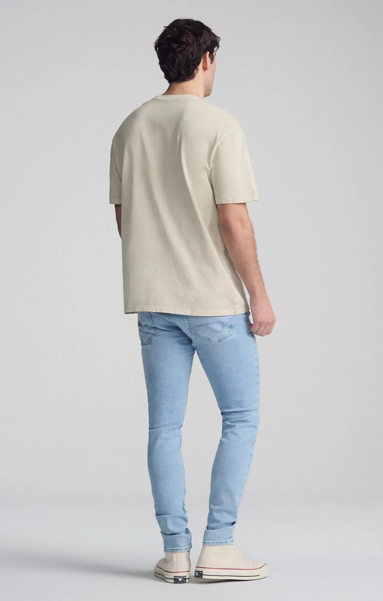 GRAPHIC CREW NECK T-SHIRT IN PELICAN Ruffled edges Simple and Cozy