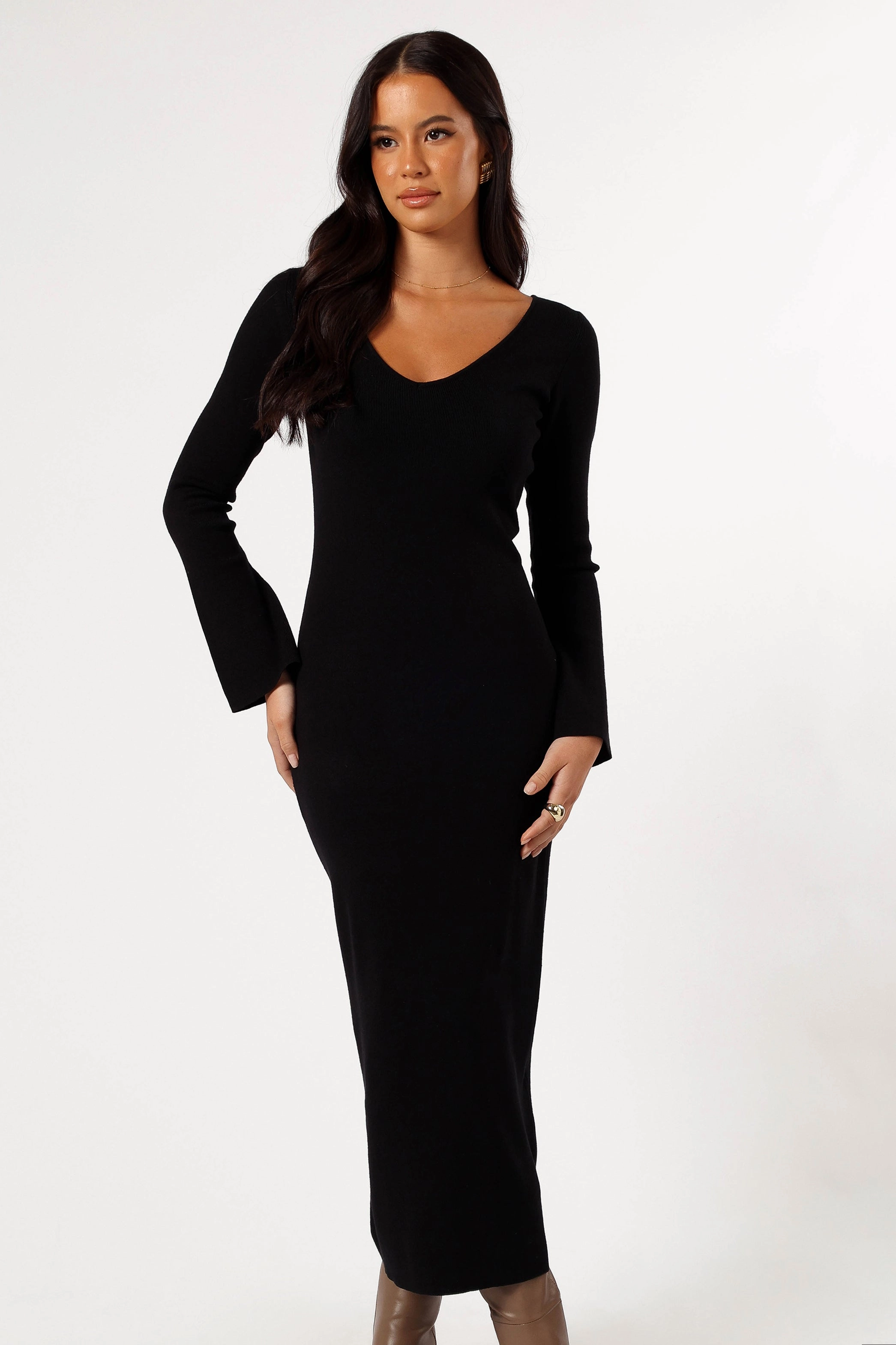 Nordic Calm Leg-Lengthening Lina Long Sleeve Midi Dress - Black