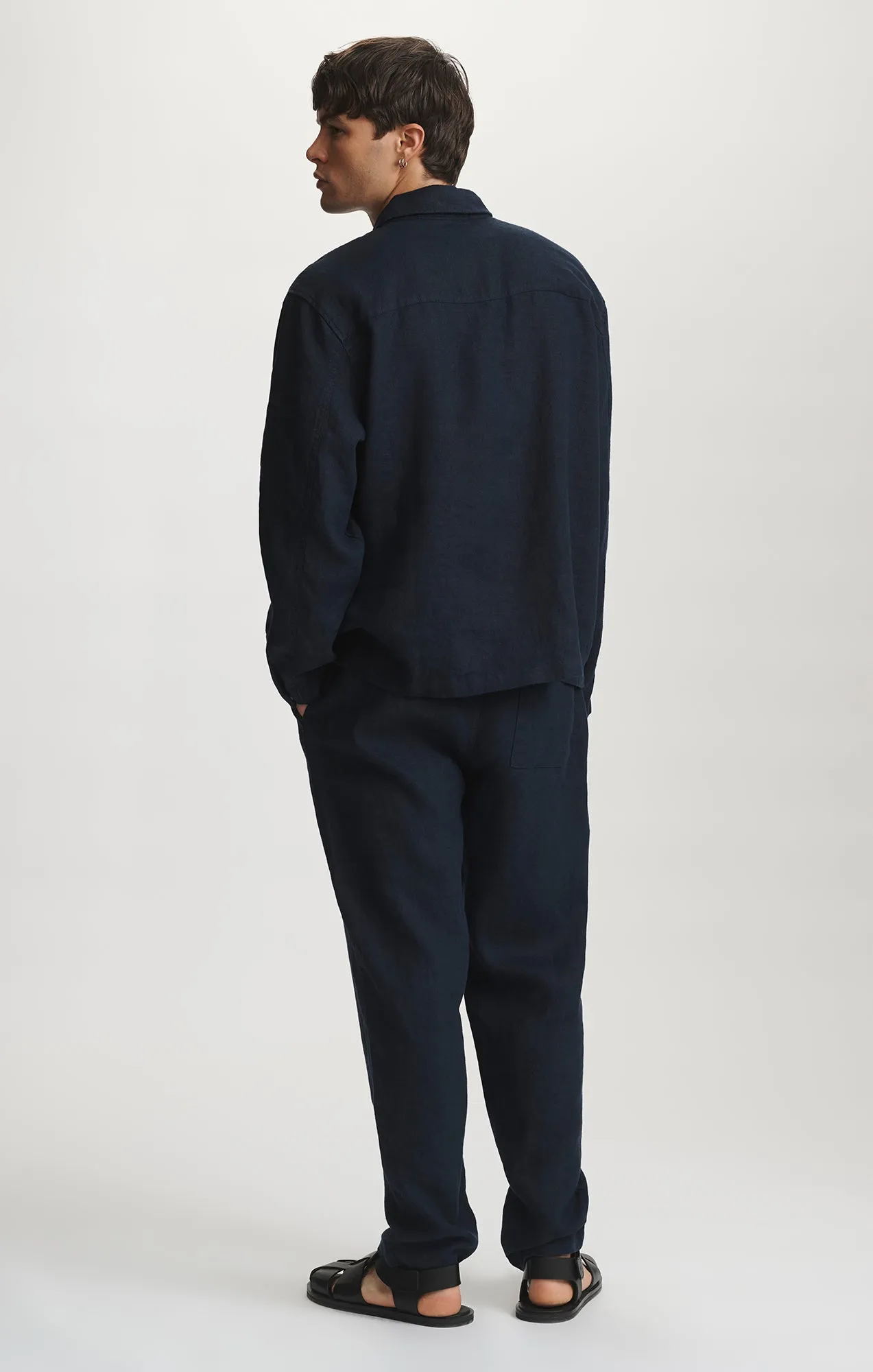 LINEN DOUBLE POCKET BUTTON-UP SHIRT IN DARK SAPPHIRE Gender Neutral