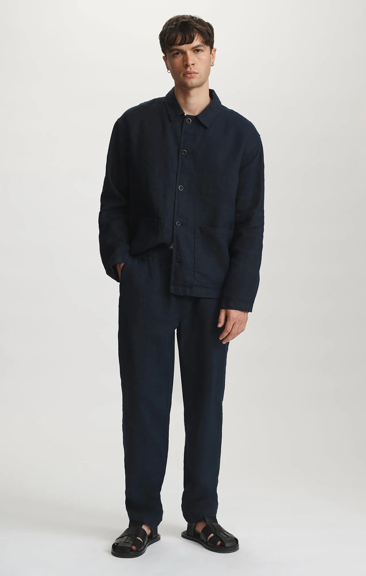 Comfort Stretch Soft Touch Fabric LINEN DOUBLE POCKET BUTTON-UP SHIRT IN DARK SAPPHIRE